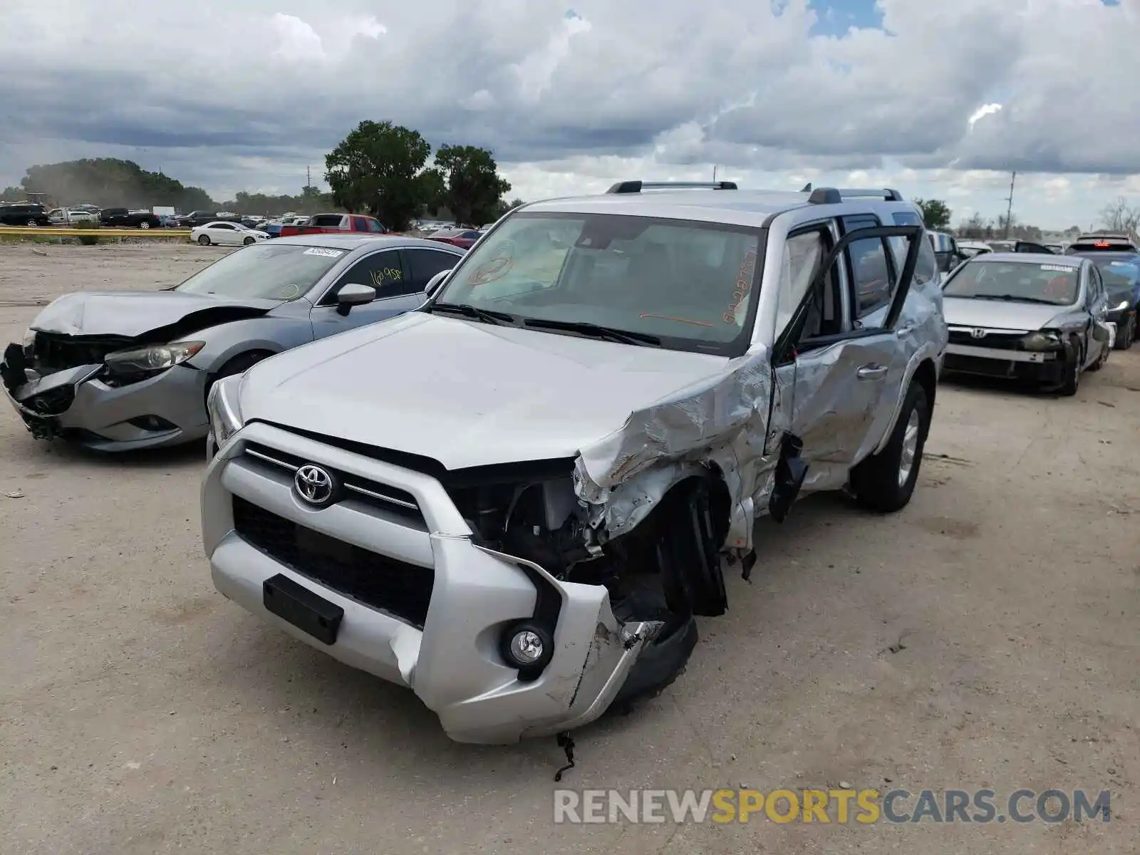 2 Photograph of a damaged car JTEBU5JRXL5775853 TOYOTA 4RUNNER 2020