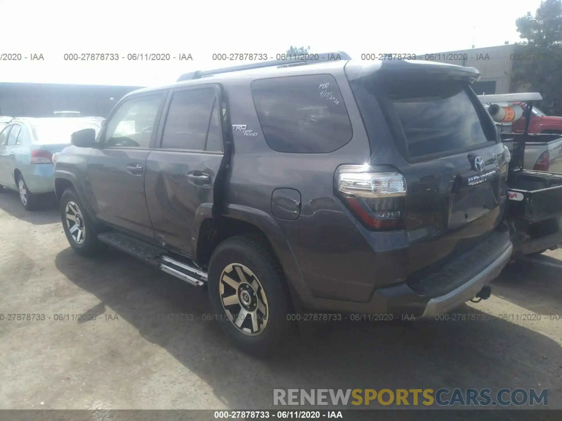 3 Photograph of a damaged car JTEBU5JRXL5778719 TOYOTA 4RUNNER 2020