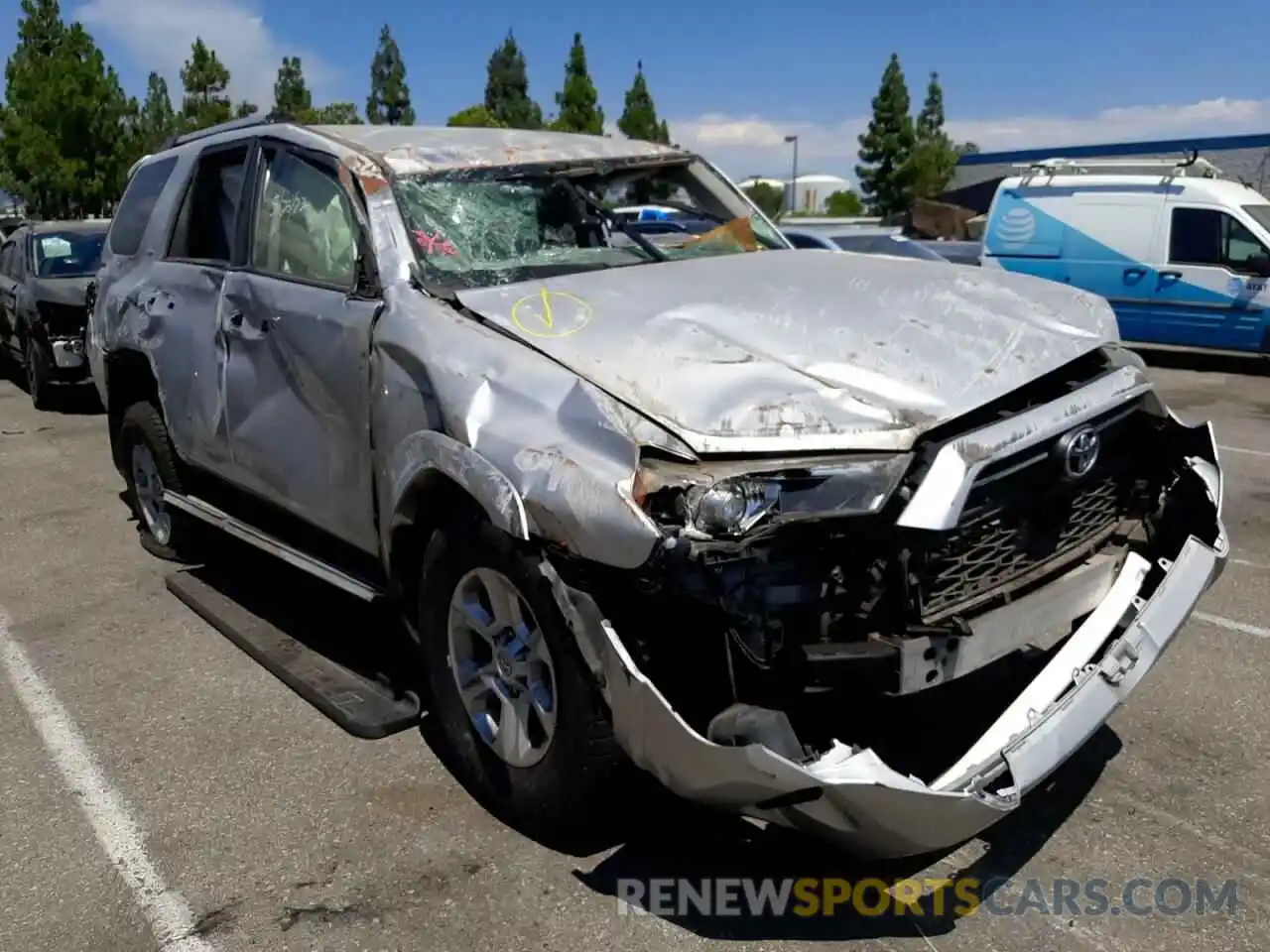 1 Photograph of a damaged car JTEBU5JRXL5779269 TOYOTA 4RUNNER 2020