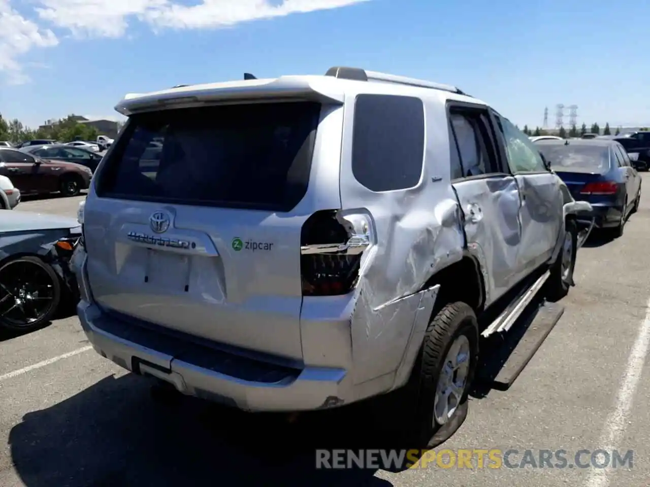 4 Photograph of a damaged car JTEBU5JRXL5779269 TOYOTA 4RUNNER 2020