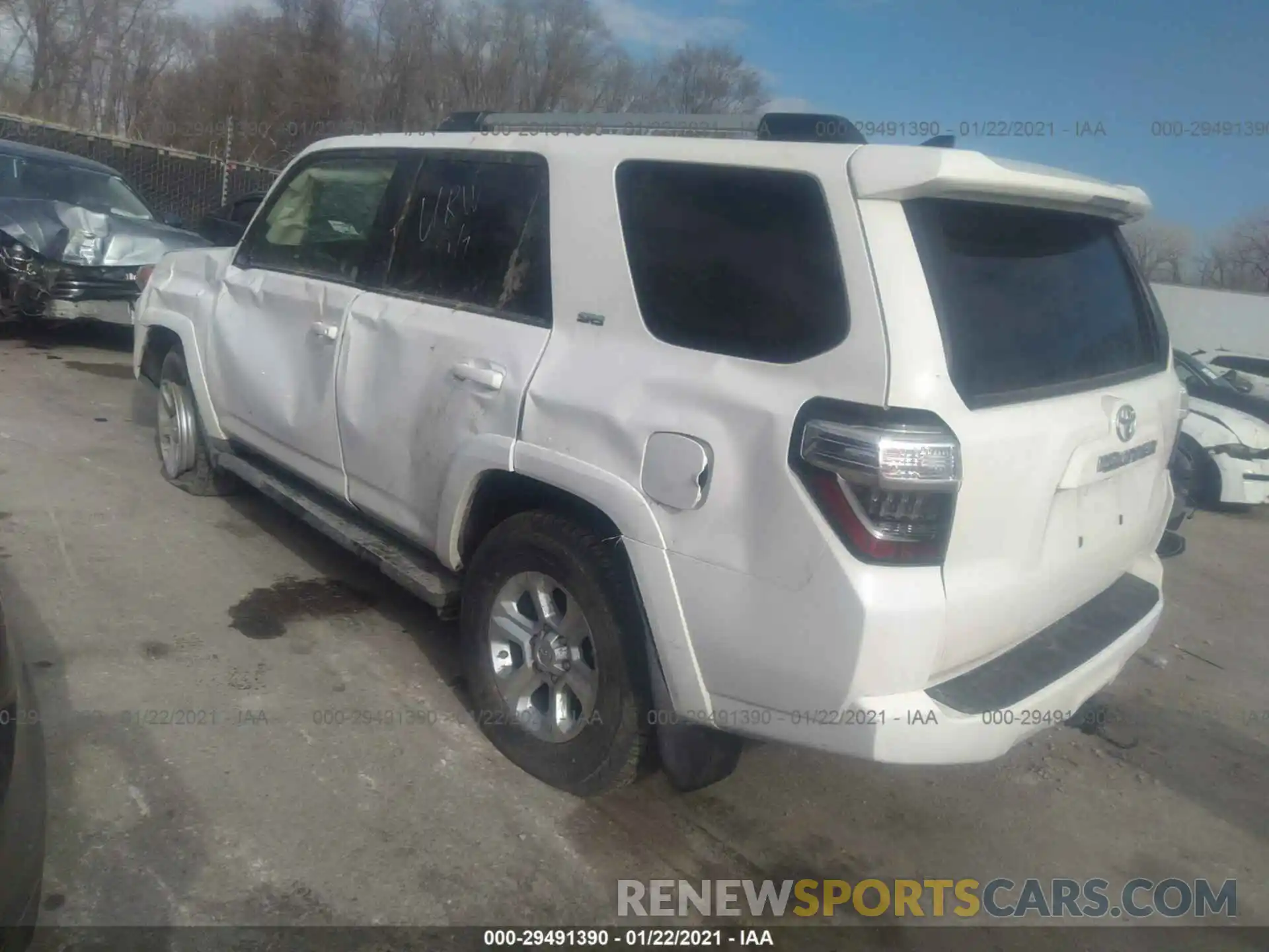 3 Photograph of a damaged car JTEBU5JRXL5781975 TOYOTA 4RUNNER 2020