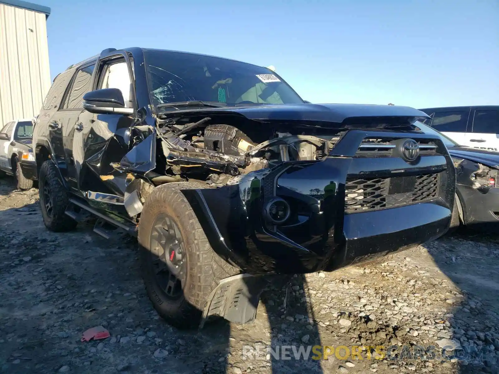 1 Photograph of a damaged car JTEBU5JRXL5782768 TOYOTA 4RUNNER 2020