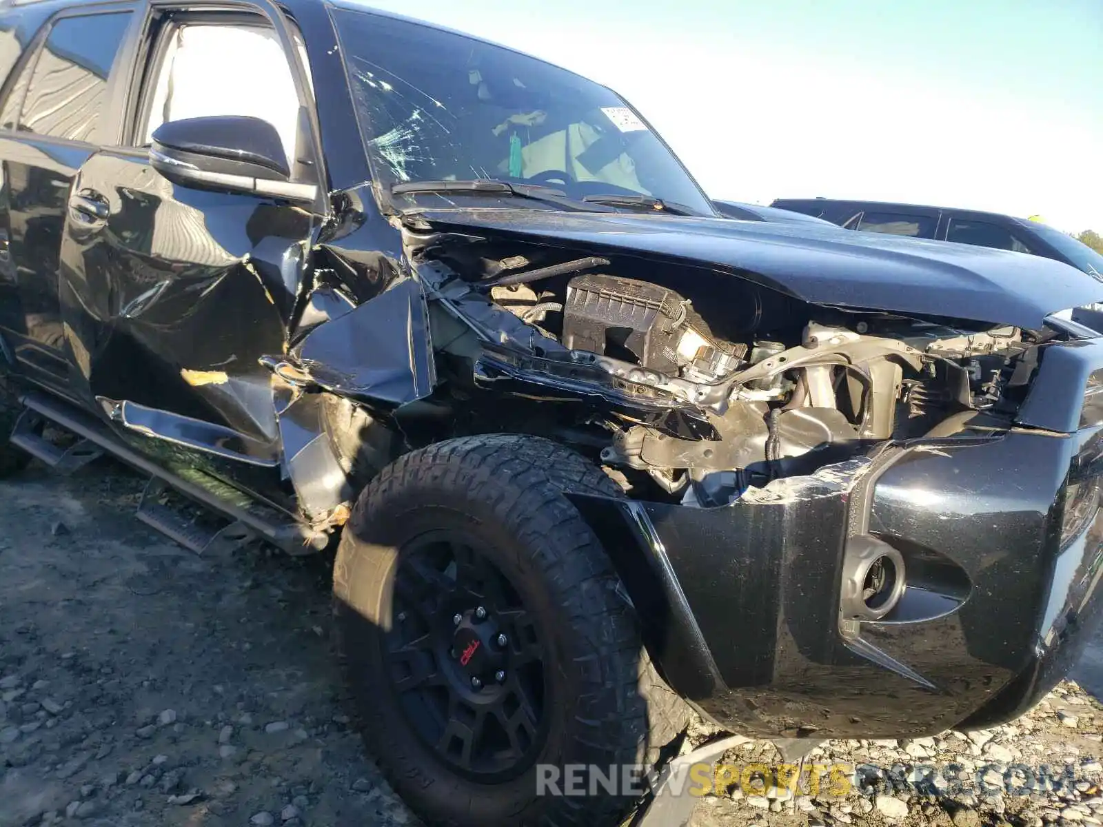 9 Photograph of a damaged car JTEBU5JRXL5782768 TOYOTA 4RUNNER 2020