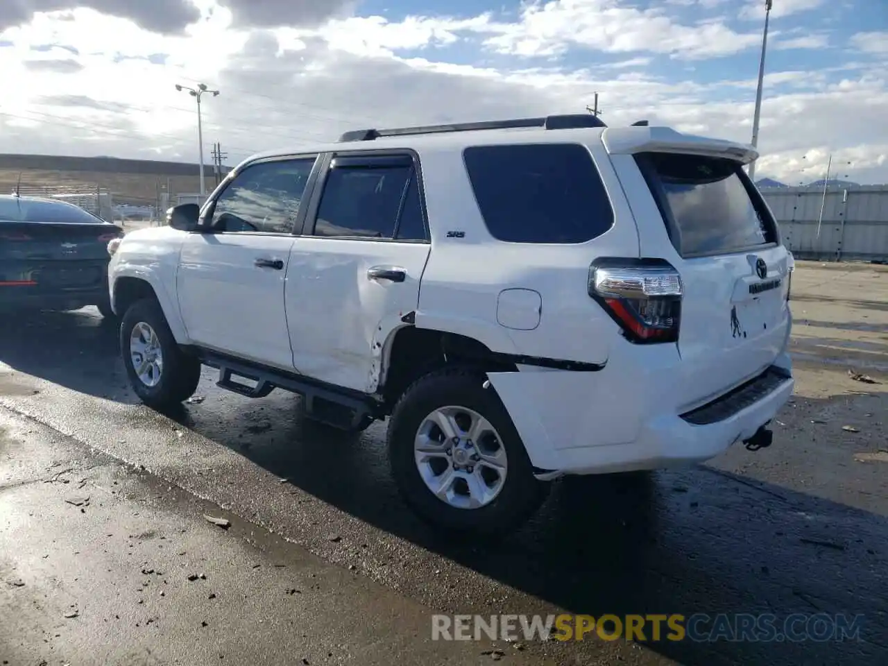 2 Photograph of a damaged car JTEBU5JRXL5787596 TOYOTA 4RUNNER 2020