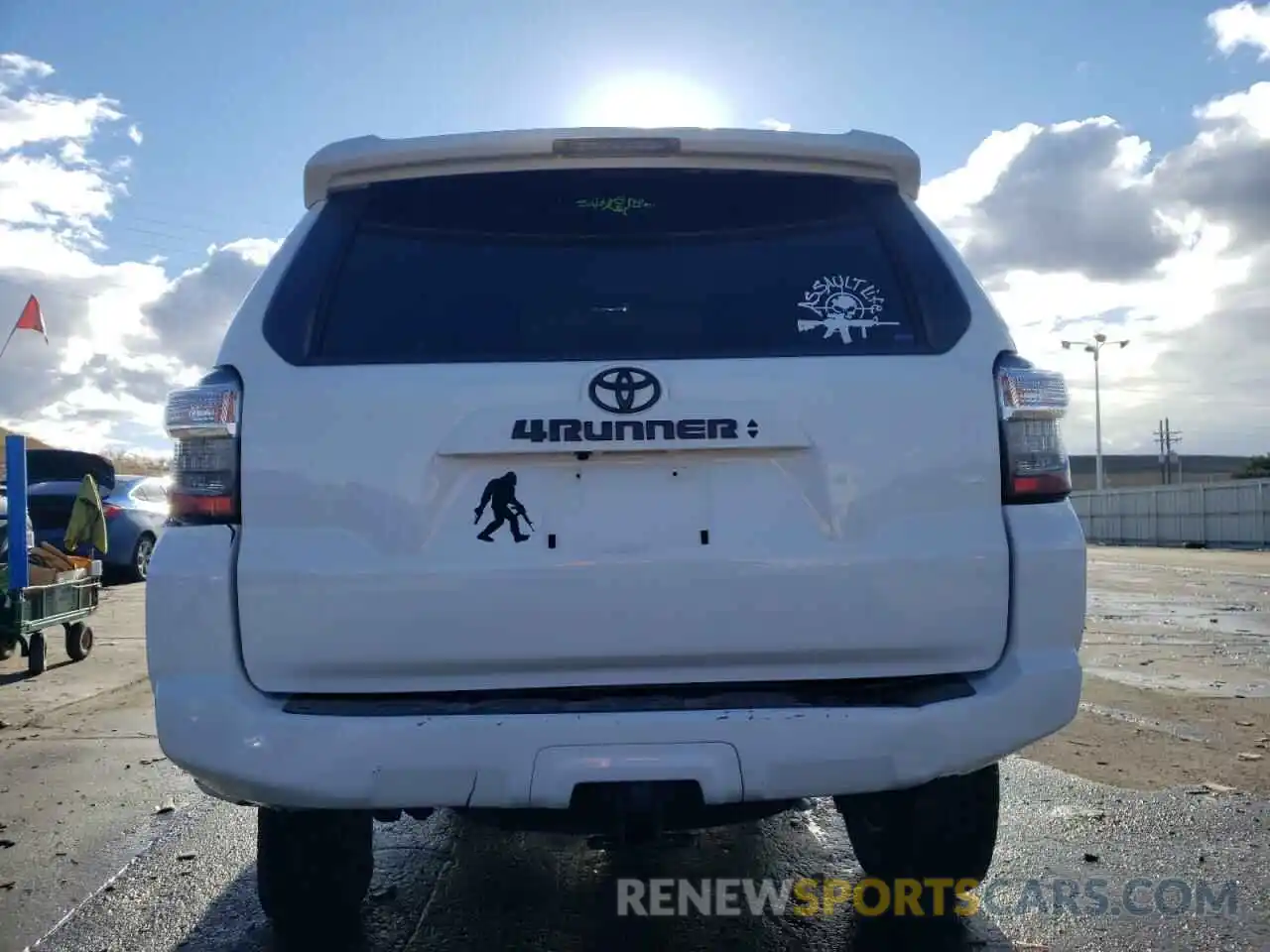 6 Photograph of a damaged car JTEBU5JRXL5787596 TOYOTA 4RUNNER 2020