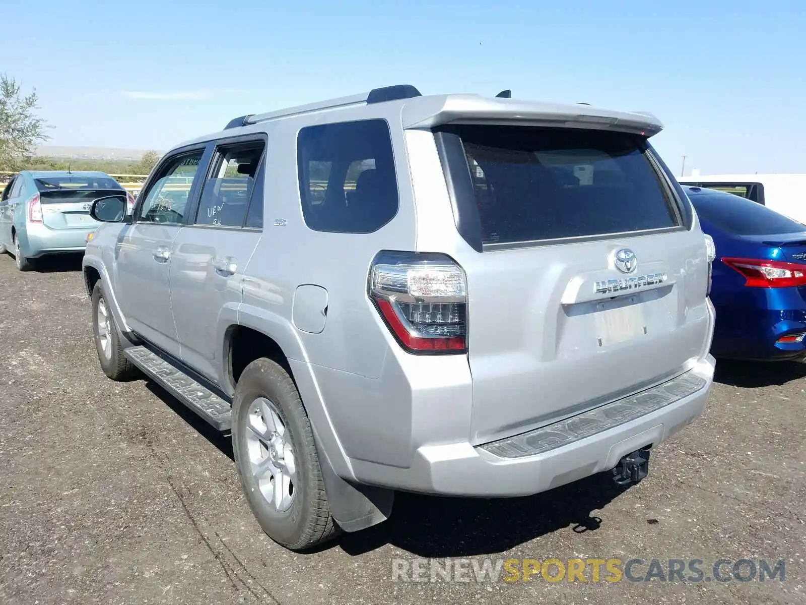 3 Photograph of a damaged car JTEBU5JRXL5788294 TOYOTA 4RUNNER 2020