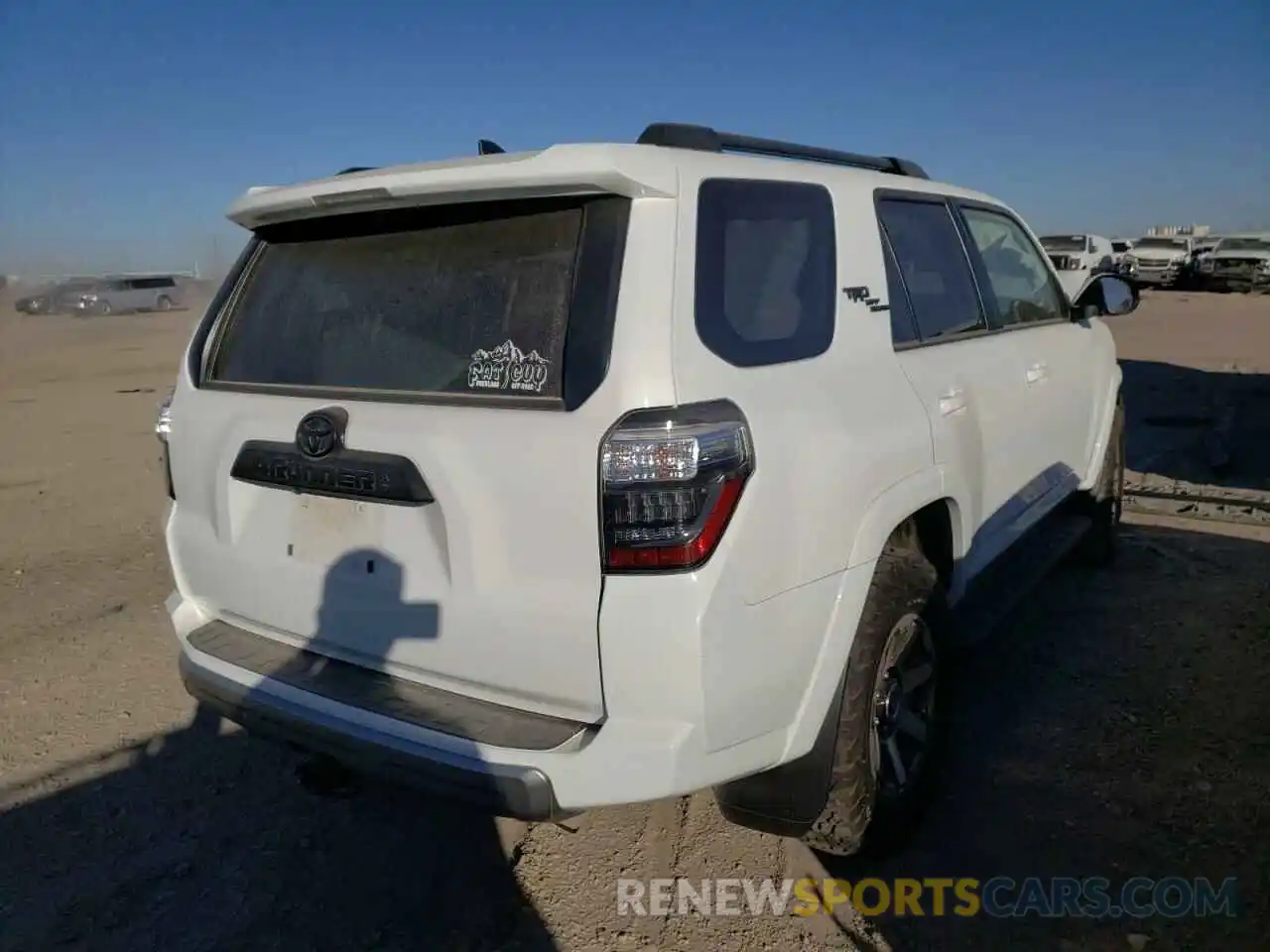 4 Photograph of a damaged car JTEBU5JRXL5788361 TOYOTA 4RUNNER 2020