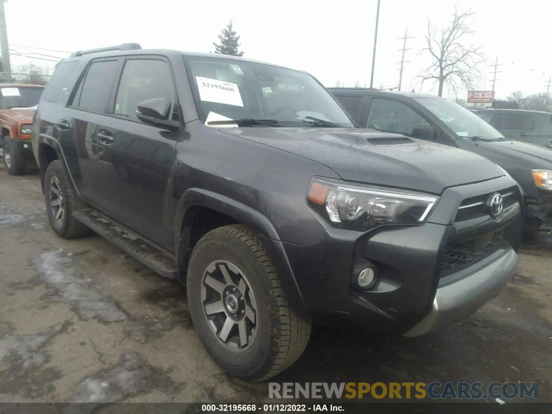 1 Photograph of a damaged car JTEBU5JRXL5789137 TOYOTA 4RUNNER 2020