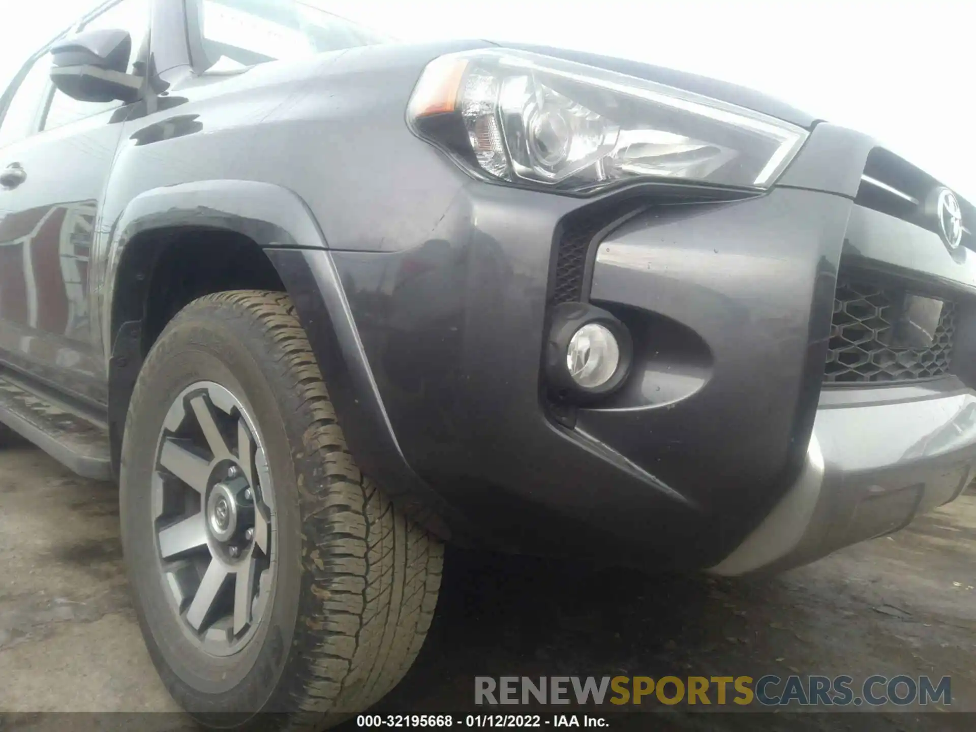 6 Фотография поврежденного автомобиля JTEBU5JRXL5789137 TOYOTA 4RUNNER 2020