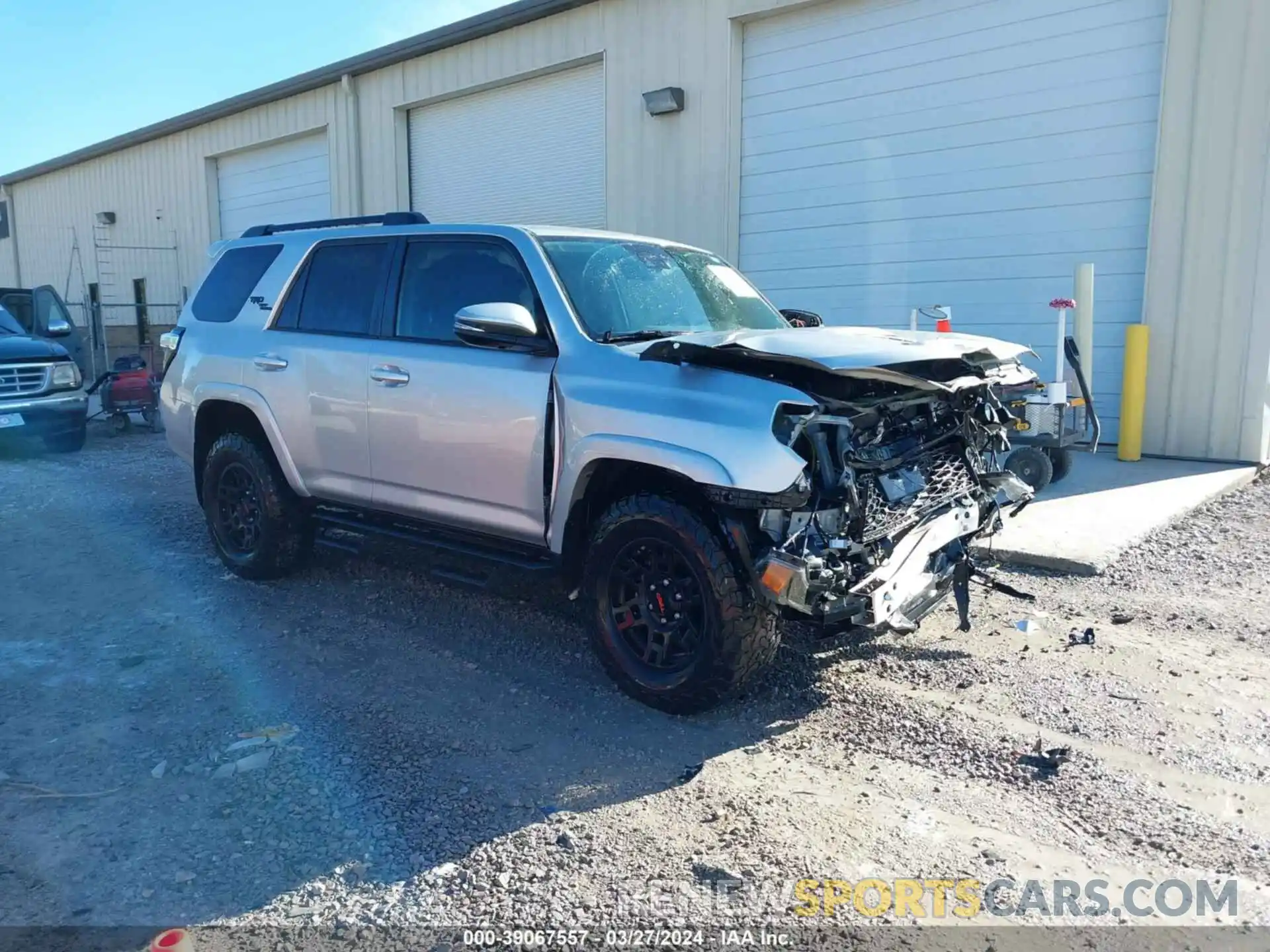 1 Photograph of a damaged car JTEBU5JRXL5789980 TOYOTA 4RUNNER 2020