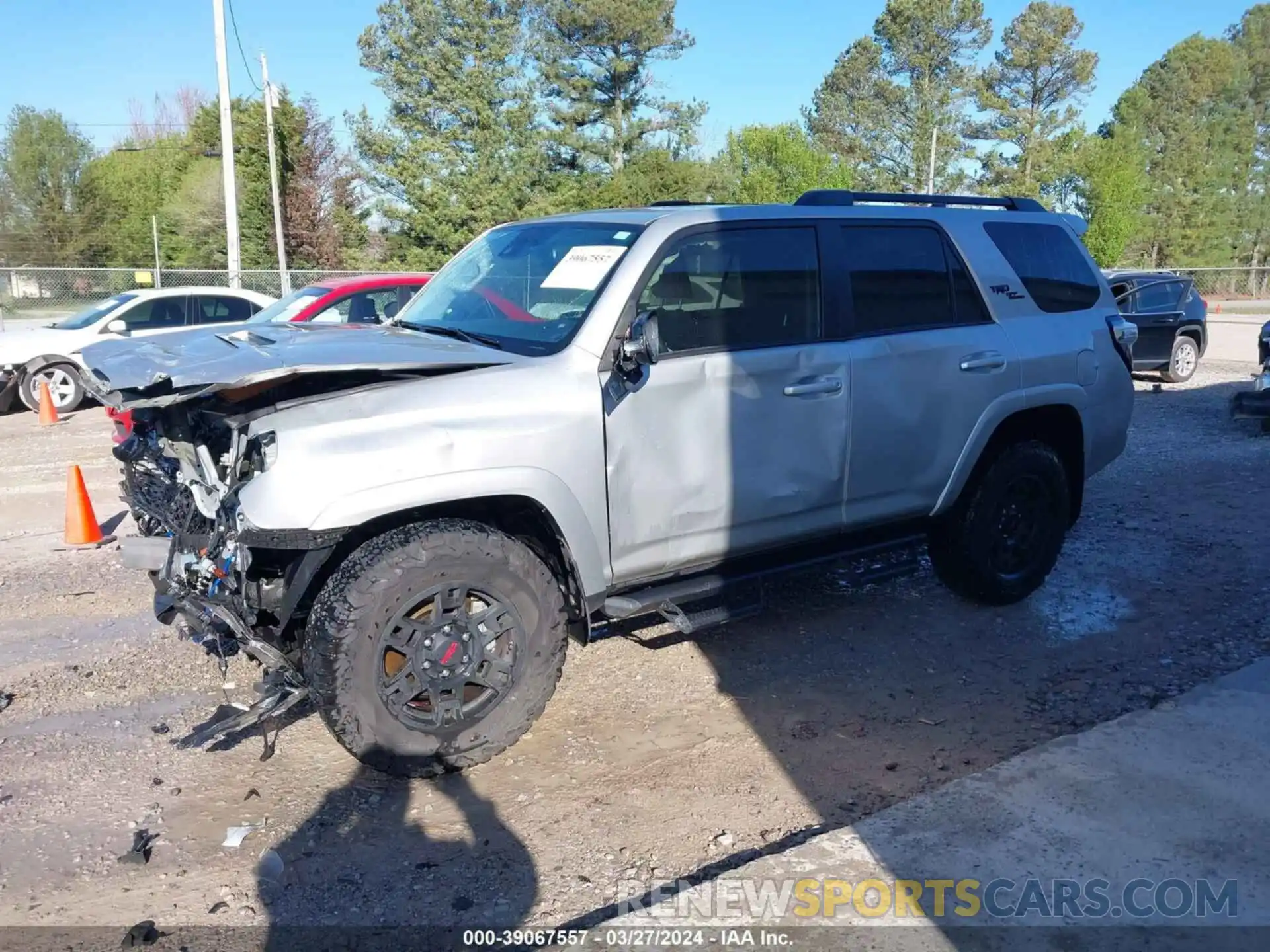 2 Photograph of a damaged car JTEBU5JRXL5789980 TOYOTA 4RUNNER 2020