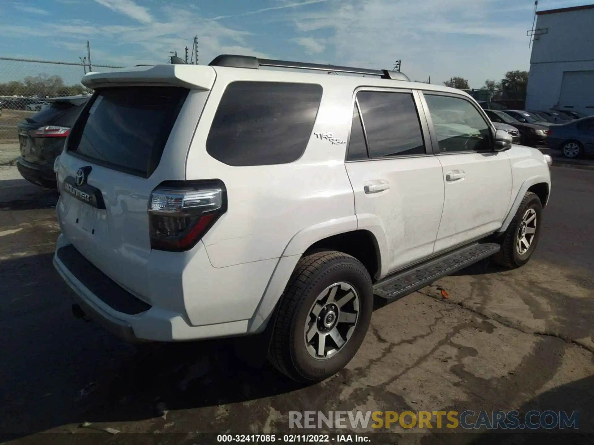 4 Фотография поврежденного автомобиля JTEBU5JRXL5791728 TOYOTA 4RUNNER 2020