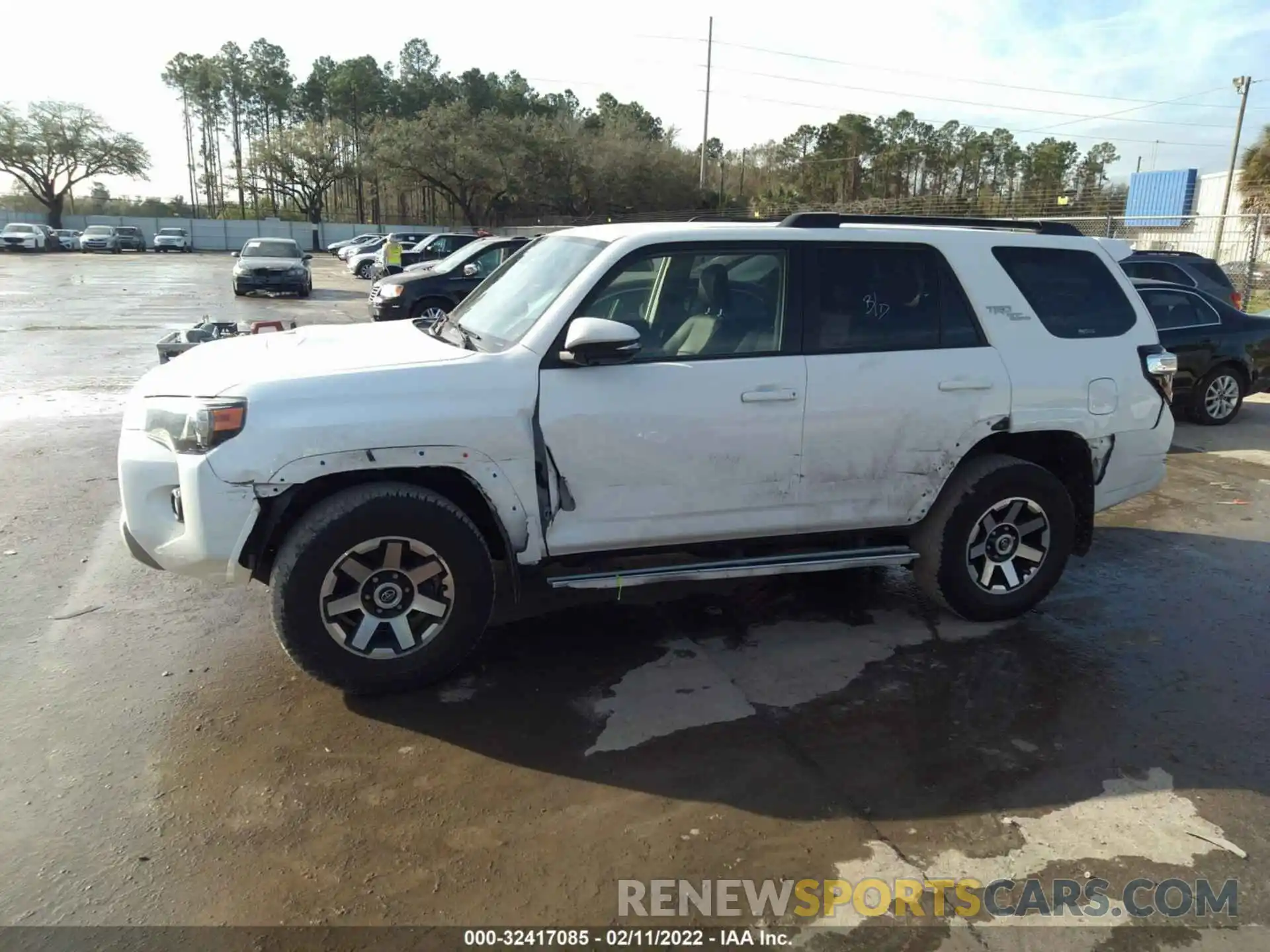 6 Photograph of a damaged car JTEBU5JRXL5791728 TOYOTA 4RUNNER 2020