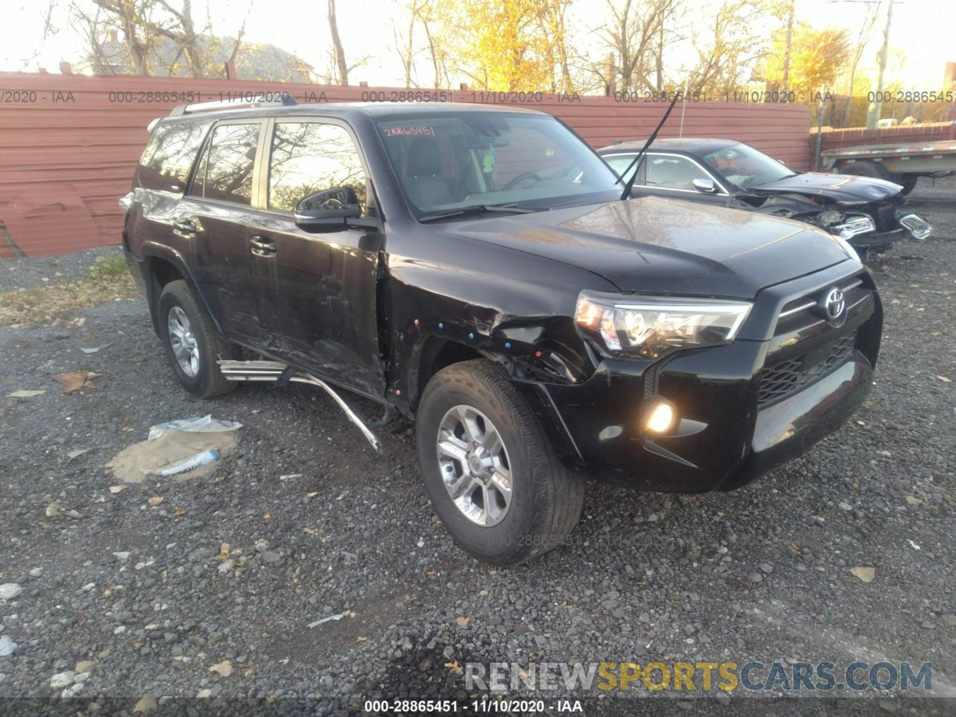 1 Photograph of a damaged car JTEBU5JRXL5792765 TOYOTA 4RUNNER 2020