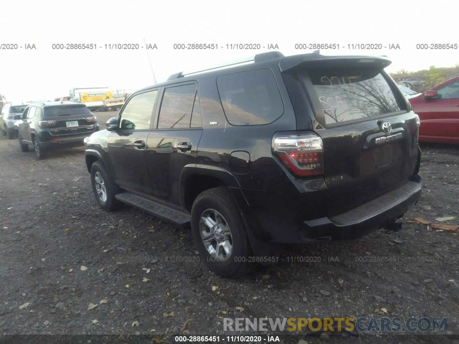 3 Фотография поврежденного автомобиля JTEBU5JRXL5792765 TOYOTA 4RUNNER 2020