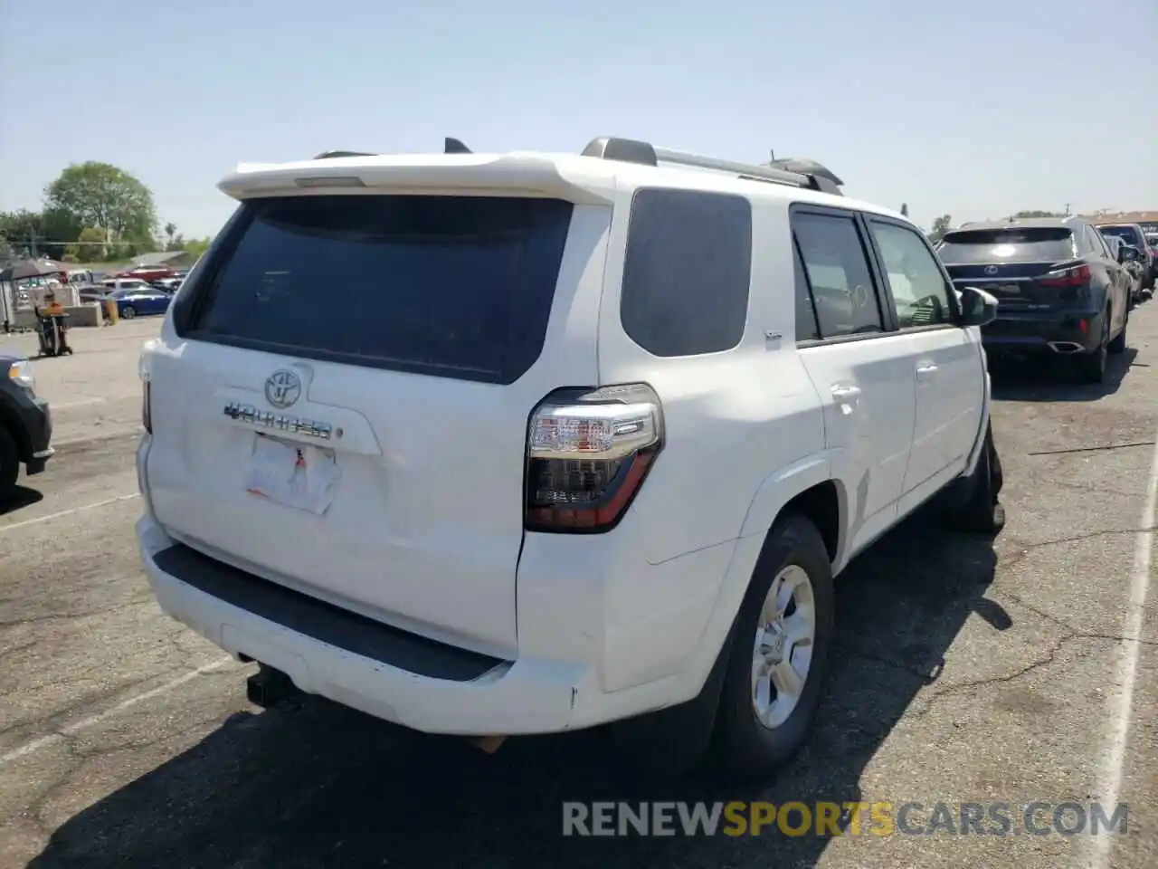 4 Photograph of a damaged car JTEBU5JRXL5794306 TOYOTA 4RUNNER 2020