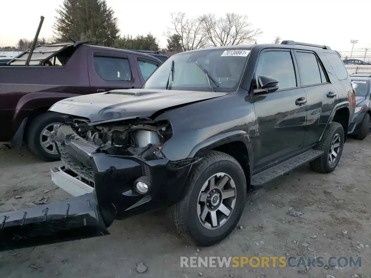 2 Photograph of a damaged car JTEBU5JRXL5795438 TOYOTA 4RUNNER 2020