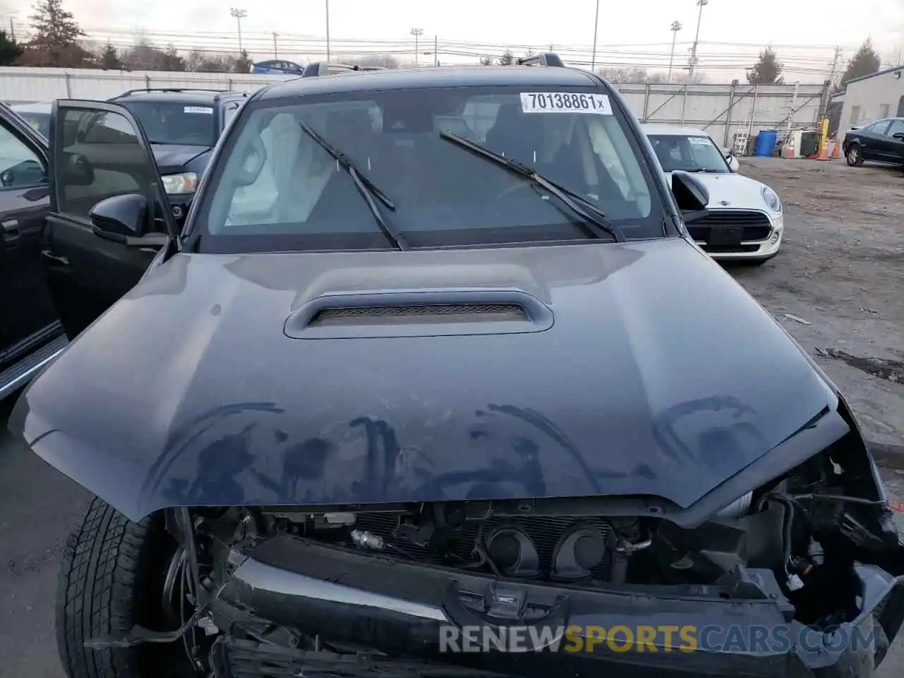 7 Photograph of a damaged car JTEBU5JRXL5795438 TOYOTA 4RUNNER 2020