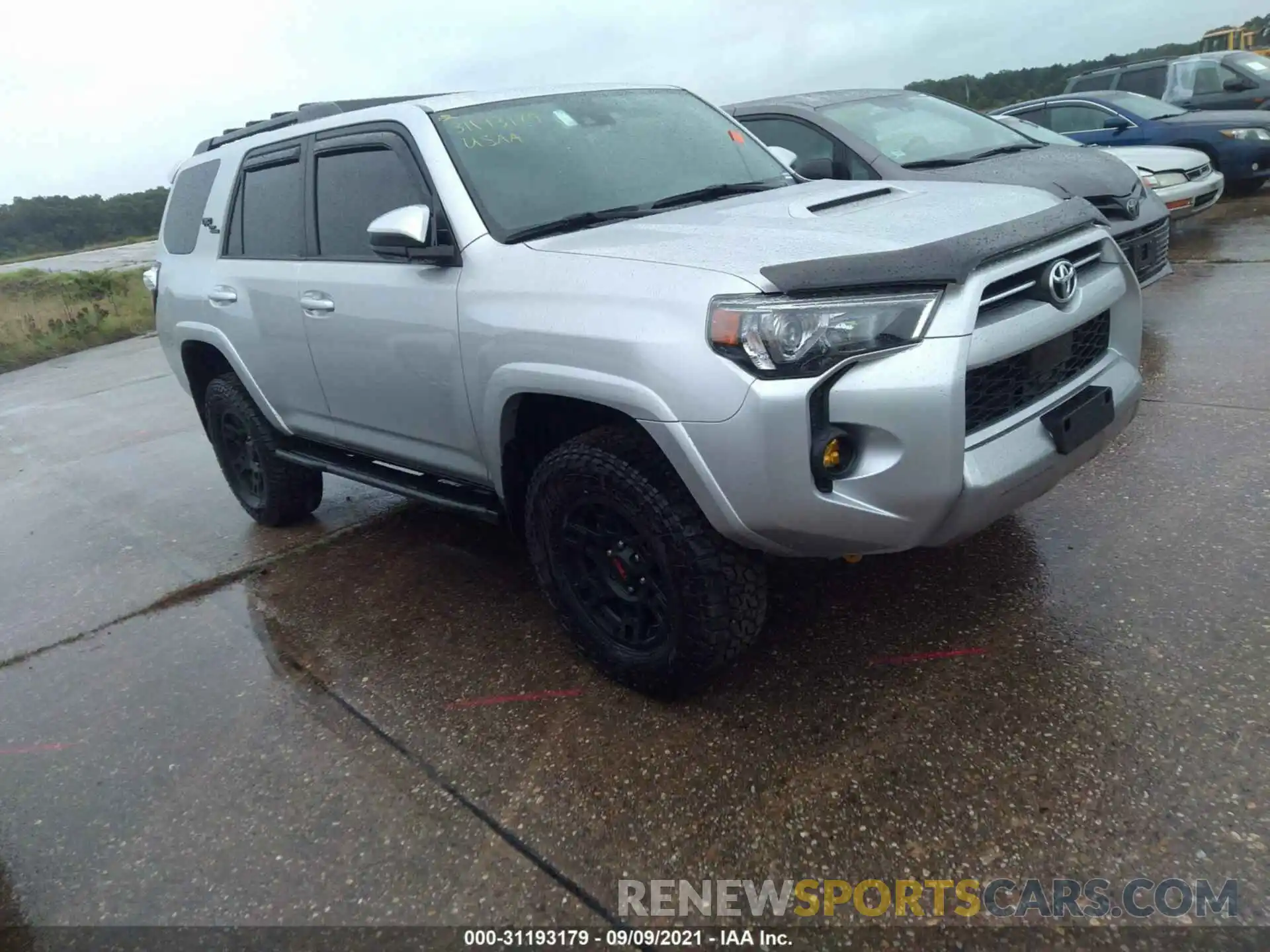 1 Photograph of a damaged car JTEBU5JRXL5795665 TOYOTA 4RUNNER 2020