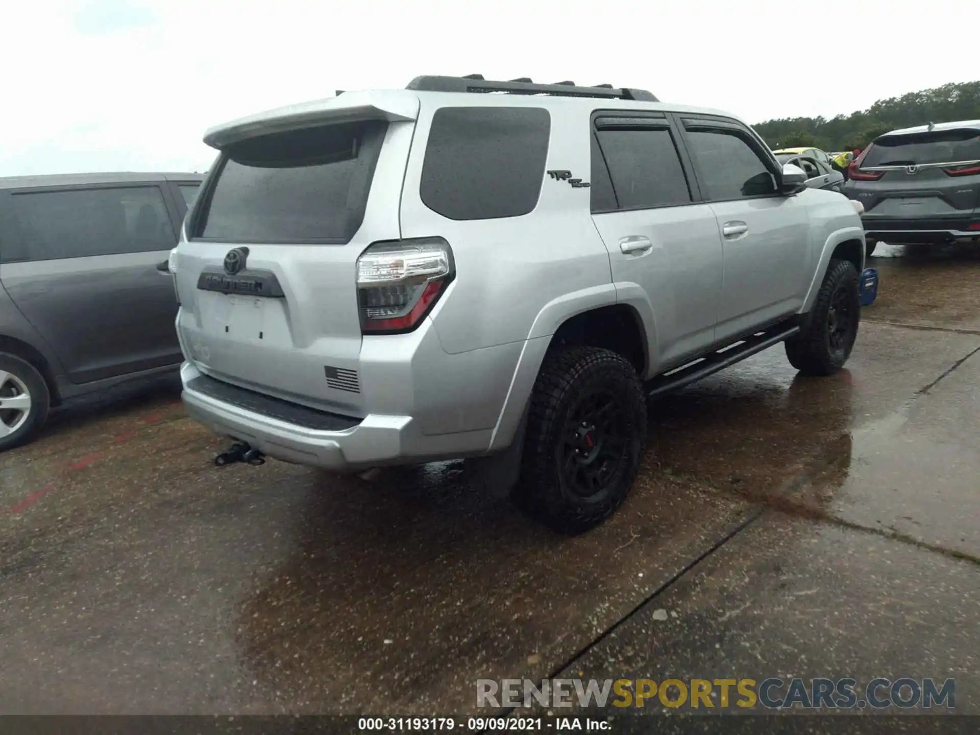 4 Фотография поврежденного автомобиля JTEBU5JRXL5795665 TOYOTA 4RUNNER 2020