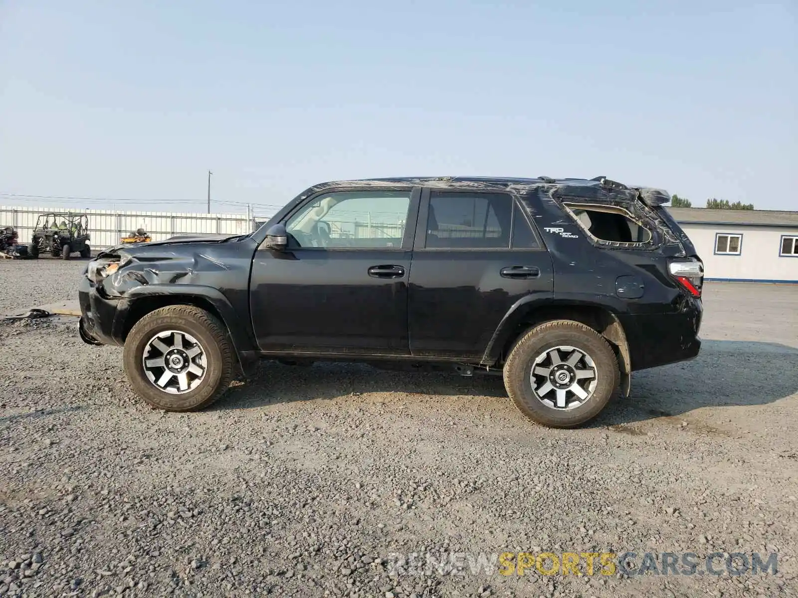 9 Фотография поврежденного автомобиля JTEBU5JRXL5799666 TOYOTA 4RUNNER 2020