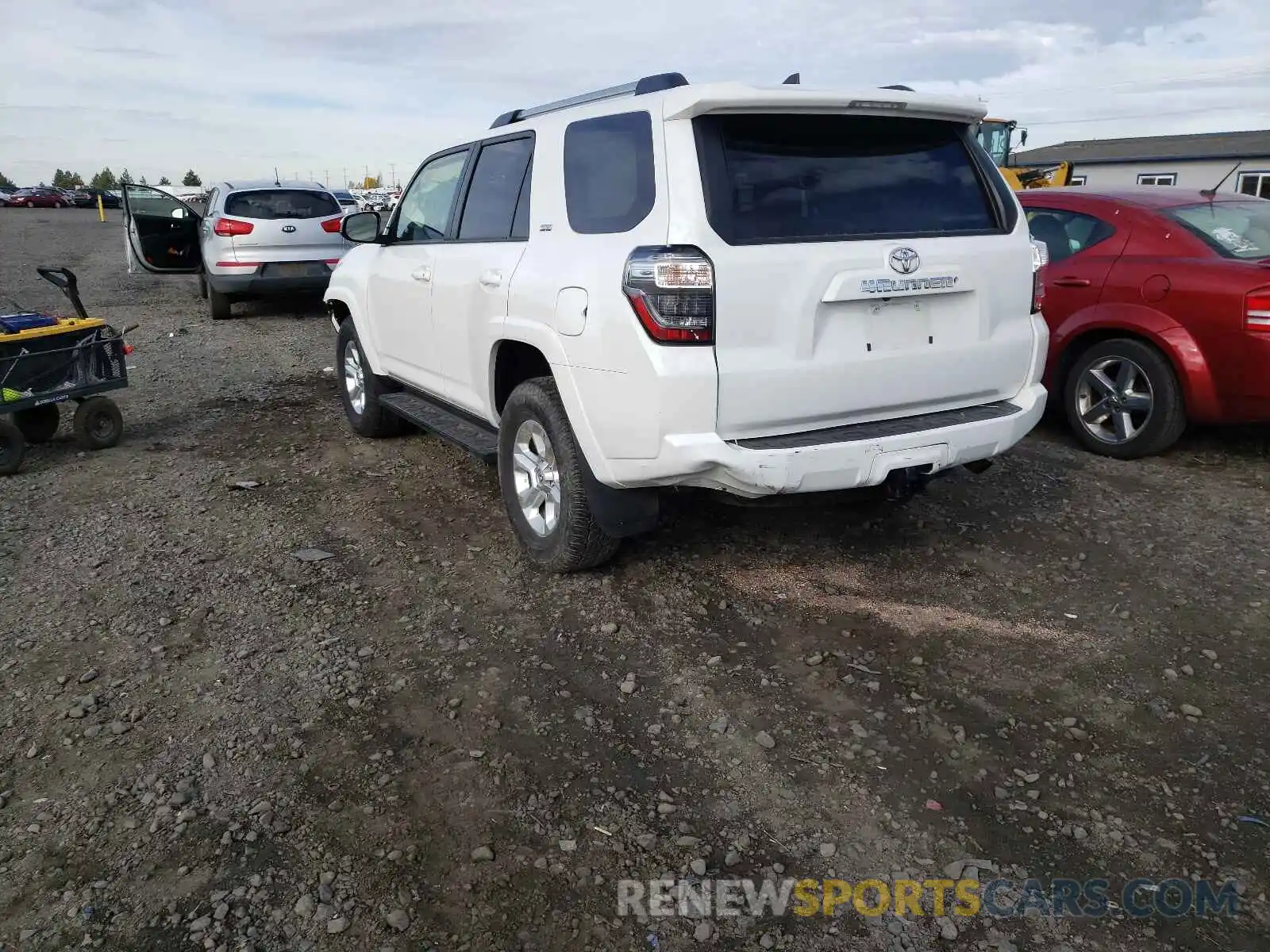 3 Photograph of a damaged car JTEBU5JRXL5802338 TOYOTA 4RUNNER 2020