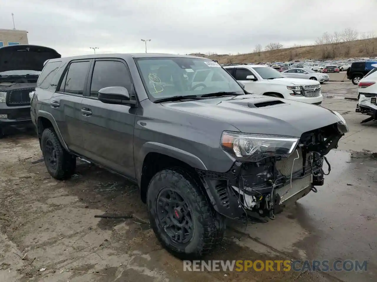 4 Photograph of a damaged car JTEBU5JRXL5803991 TOYOTA 4RUNNER 2020