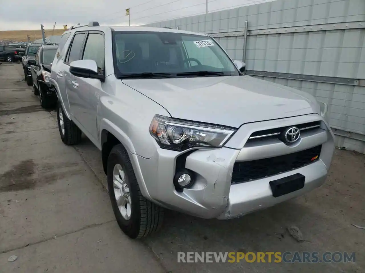 1 Photograph of a damaged car JTEBU5JRXL5805594 TOYOTA 4RUNNER 2020