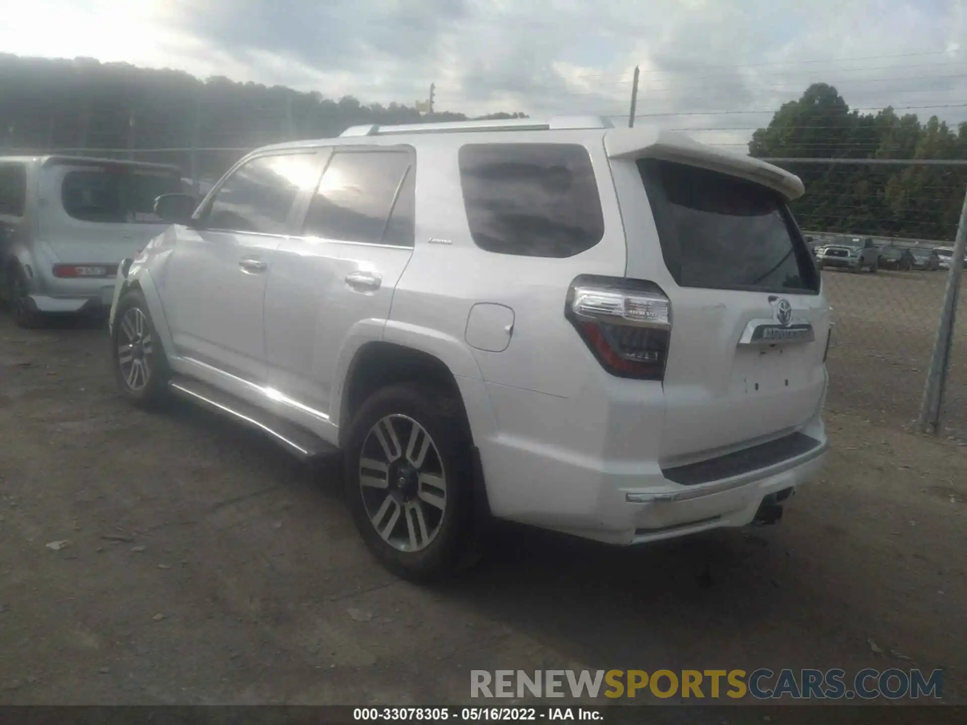 3 Photograph of a damaged car JTEBU5JRXL5806101 TOYOTA 4RUNNER 2020