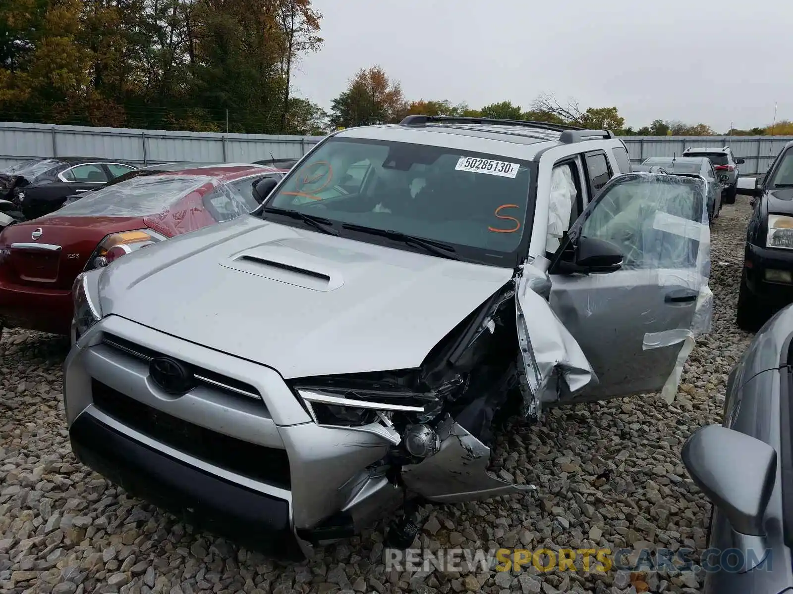 2 Photograph of a damaged car JTEBU5JRXL5807815 TOYOTA 4RUNNER 2020