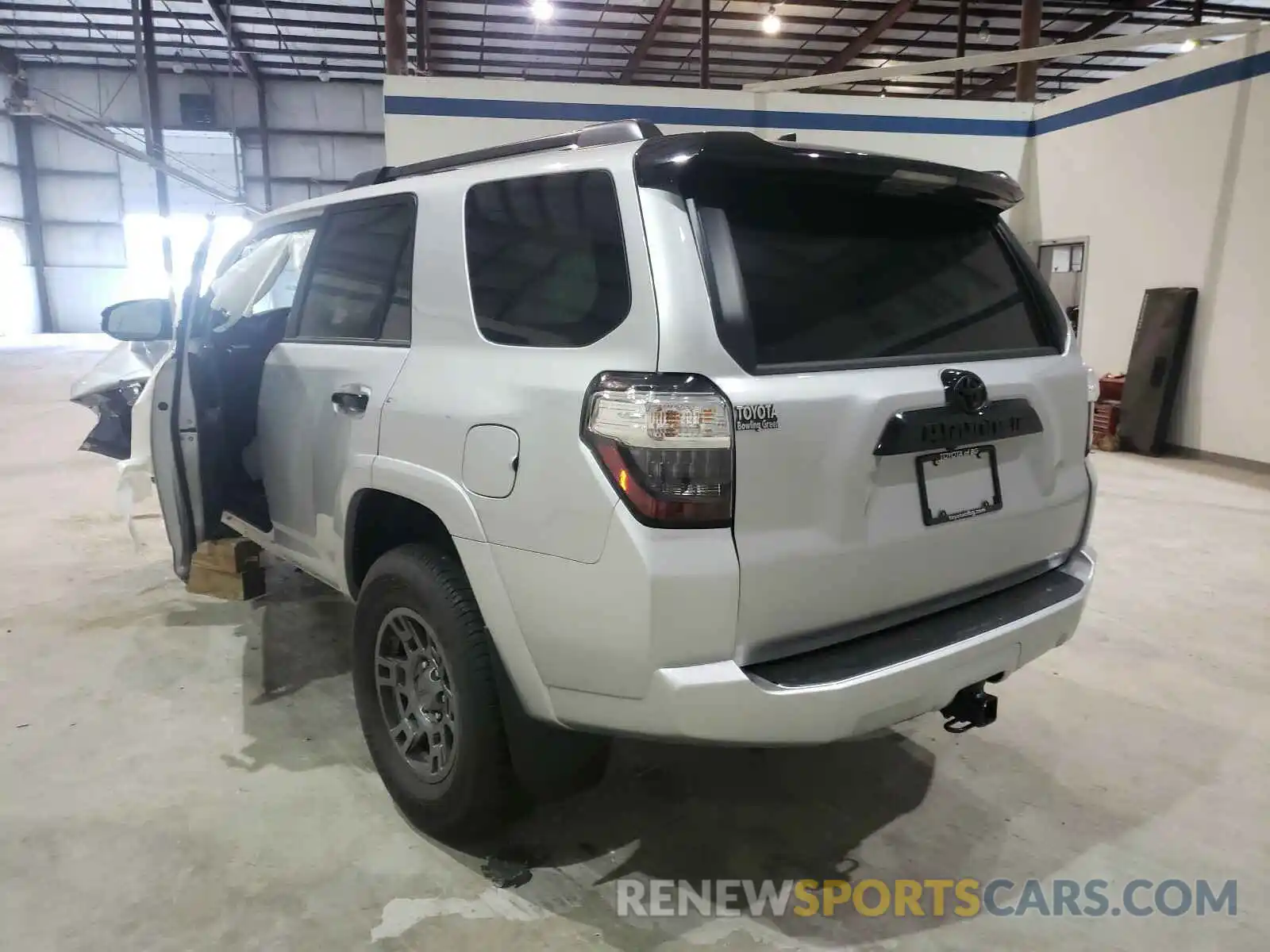 3 Photograph of a damaged car JTEBU5JRXL5807815 TOYOTA 4RUNNER 2020