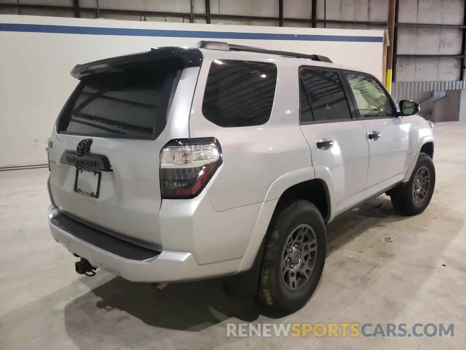 4 Photograph of a damaged car JTEBU5JRXL5807815 TOYOTA 4RUNNER 2020