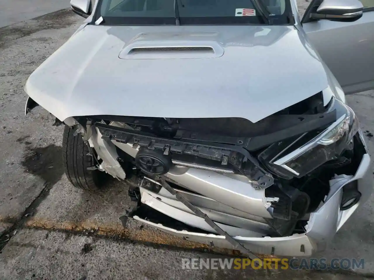 7 Photograph of a damaged car JTEBU5JRXL5807944 TOYOTA 4RUNNER 2020