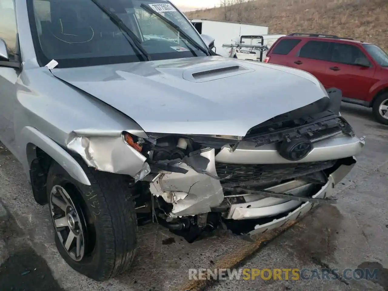 9 Photograph of a damaged car JTEBU5JRXL5807944 TOYOTA 4RUNNER 2020