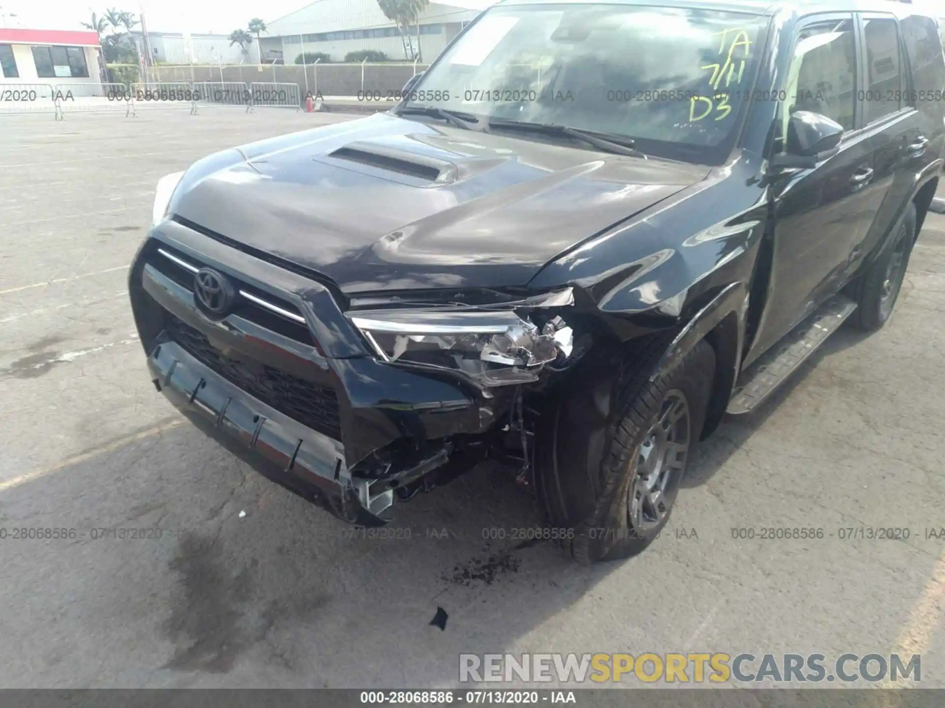 6 Photograph of a damaged car JTEBU5JRXL5811413 TOYOTA 4RUNNER 2020