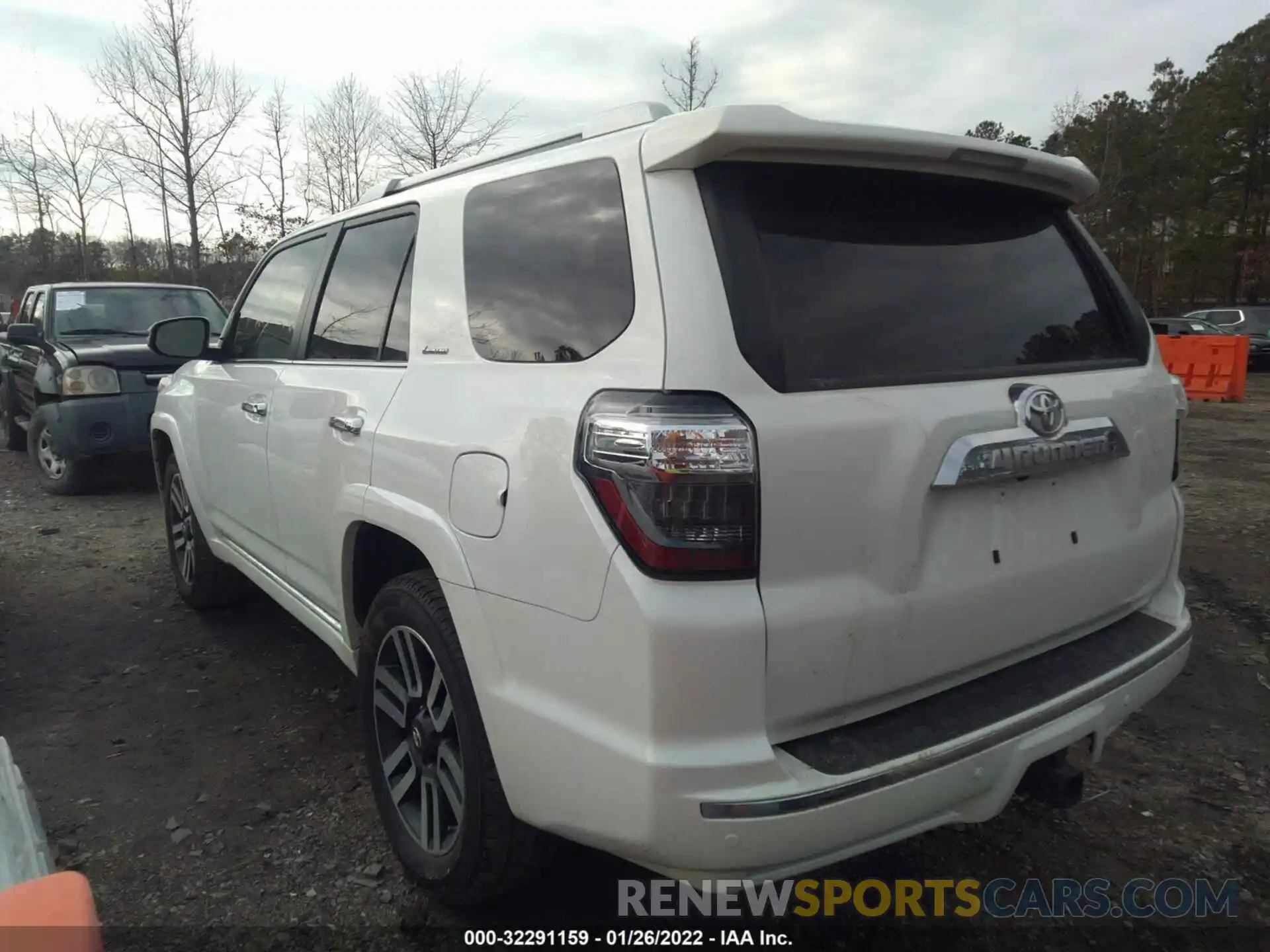 3 Фотография поврежденного автомобиля JTEBU5JRXL5812027 TOYOTA 4RUNNER 2020