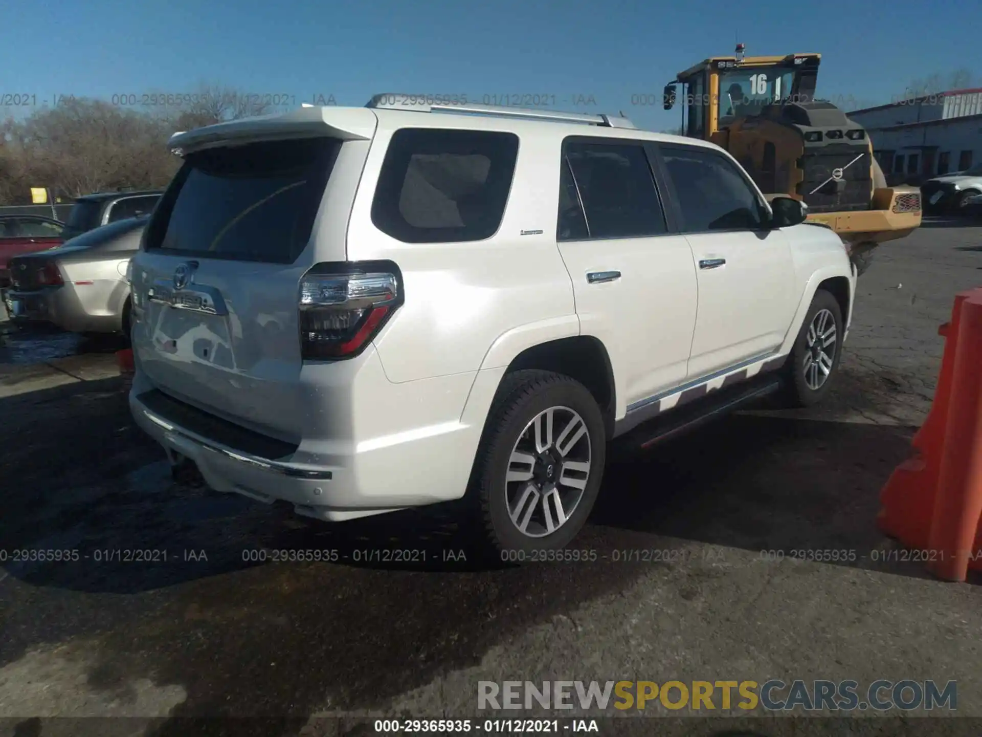 4 Фотография поврежденного автомобиля JTEBU5JRXL5812898 TOYOTA 4RUNNER 2020