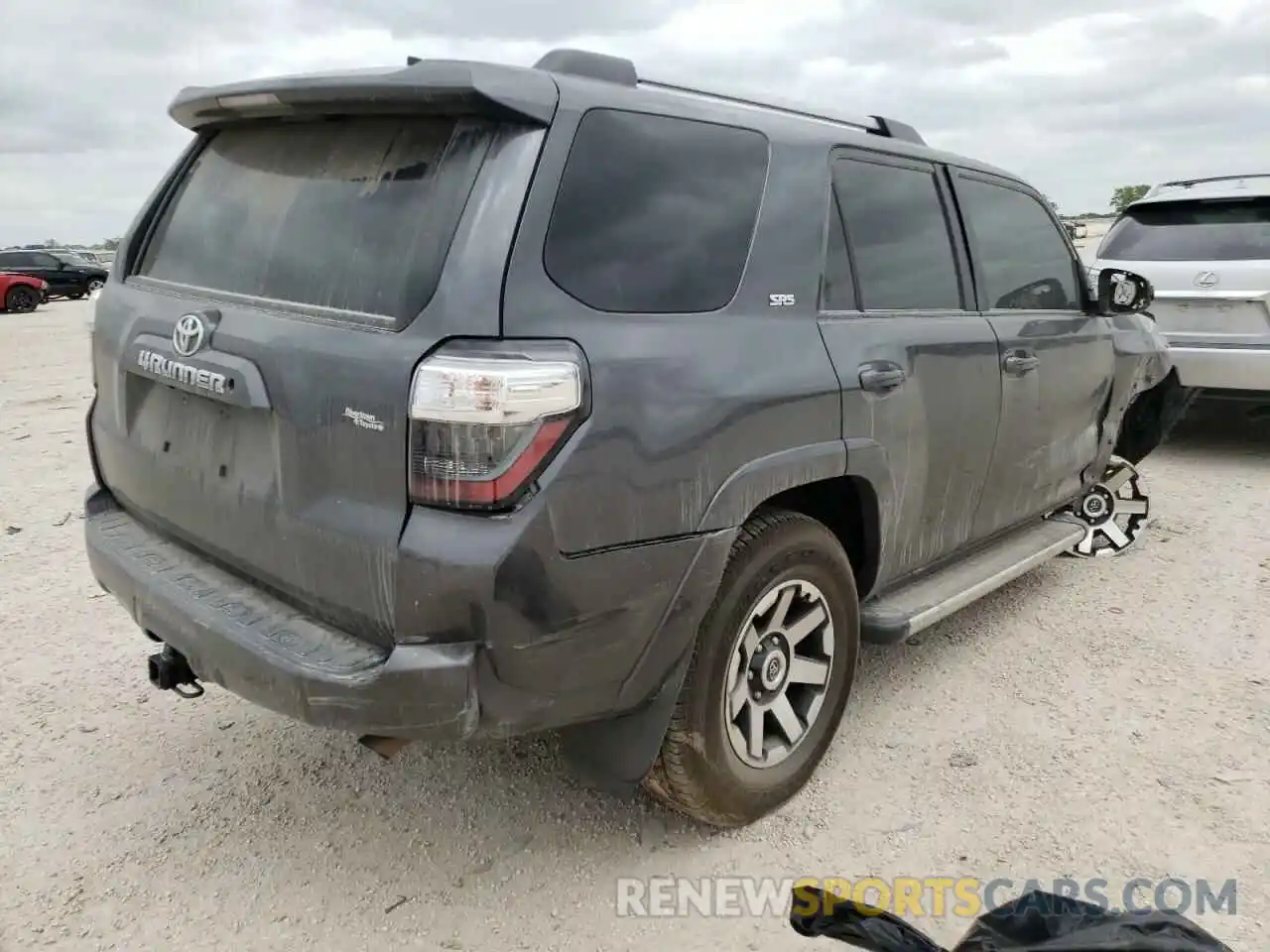 4 Photograph of a damaged car JTEBU5JRXL5815137 TOYOTA 4RUNNER 2020