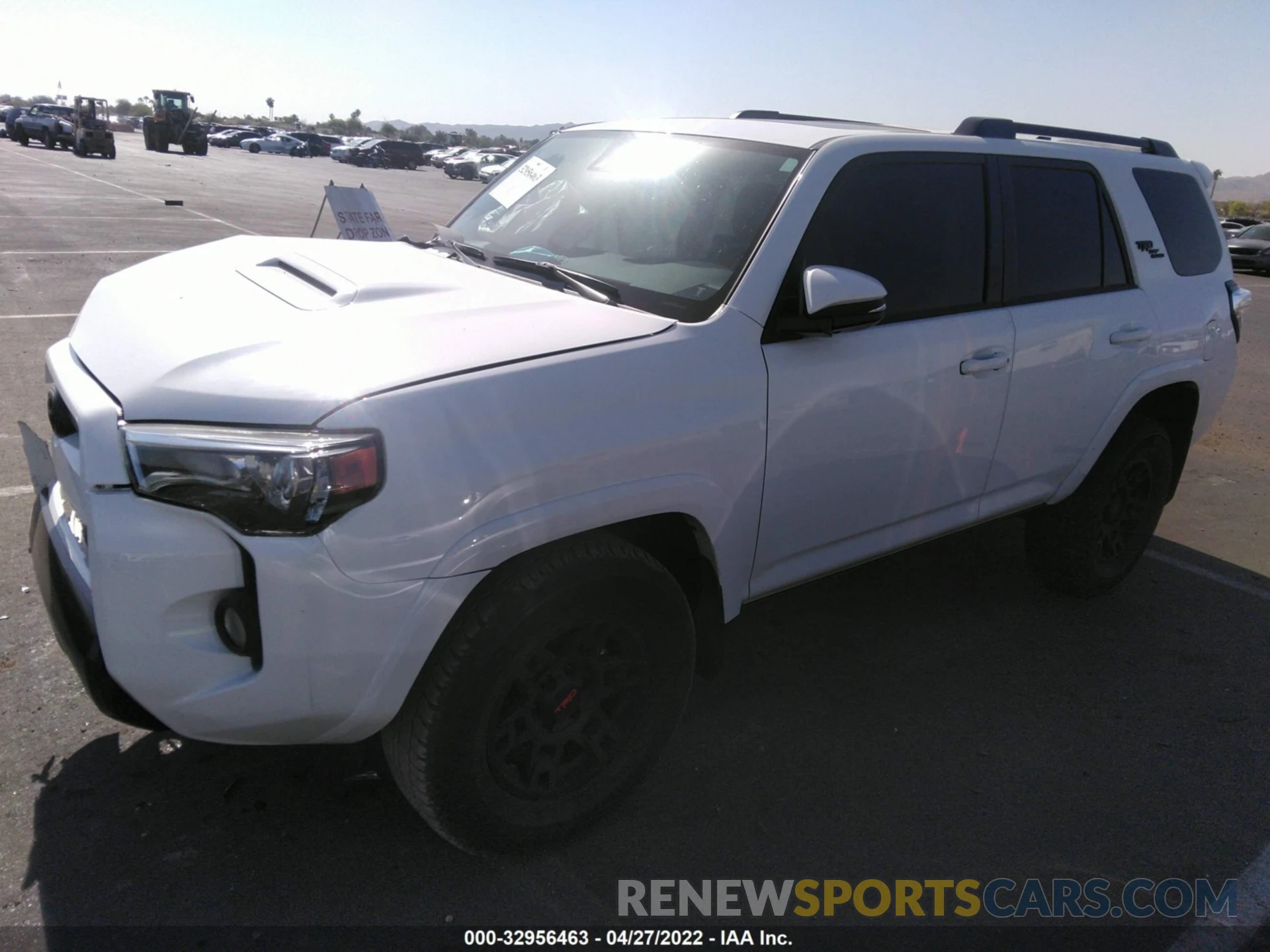 2 Фотография поврежденного автомобиля JTEBU5JRXL5816756 TOYOTA 4RUNNER 2020