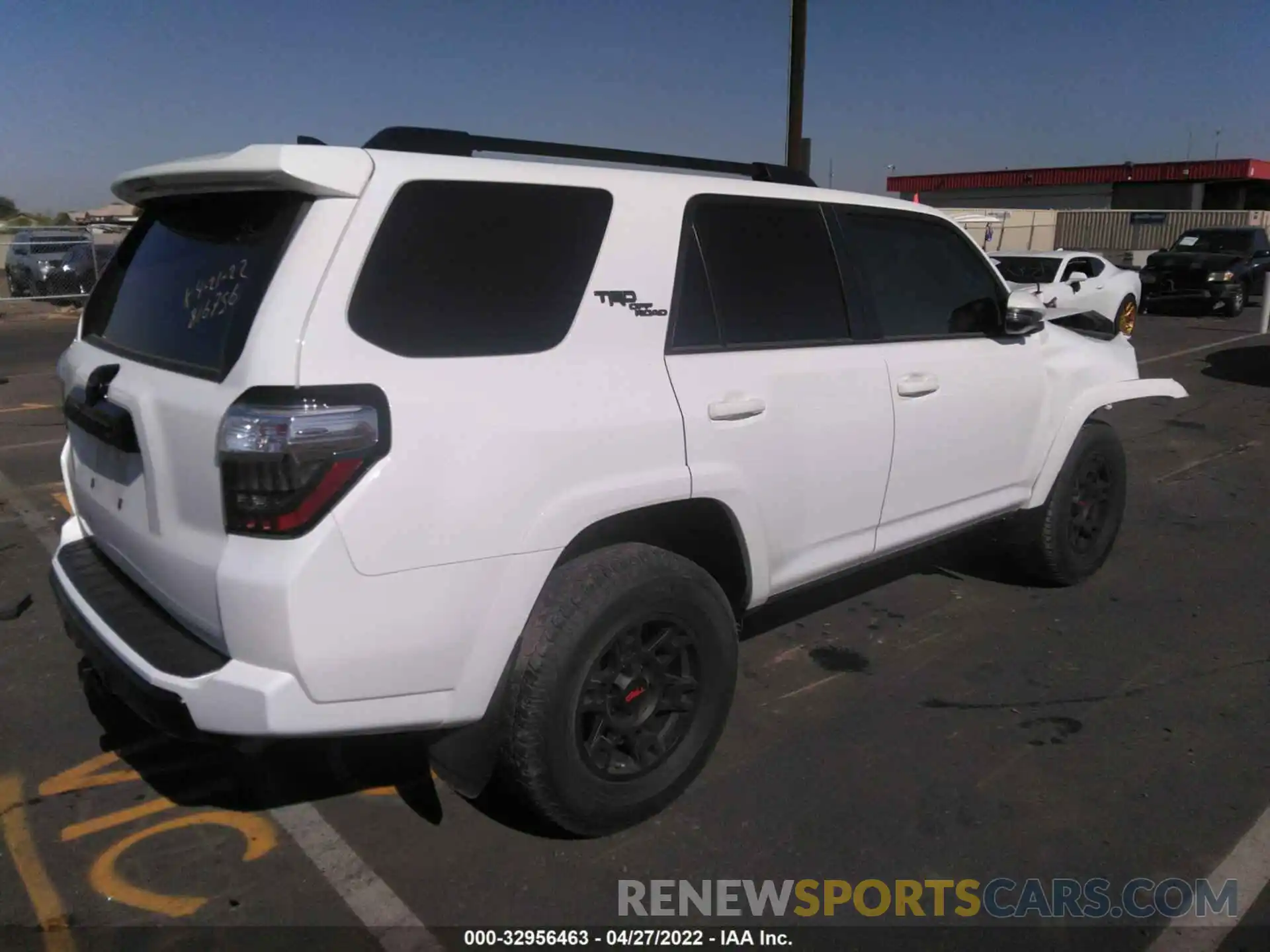 4 Photograph of a damaged car JTEBU5JRXL5816756 TOYOTA 4RUNNER 2020