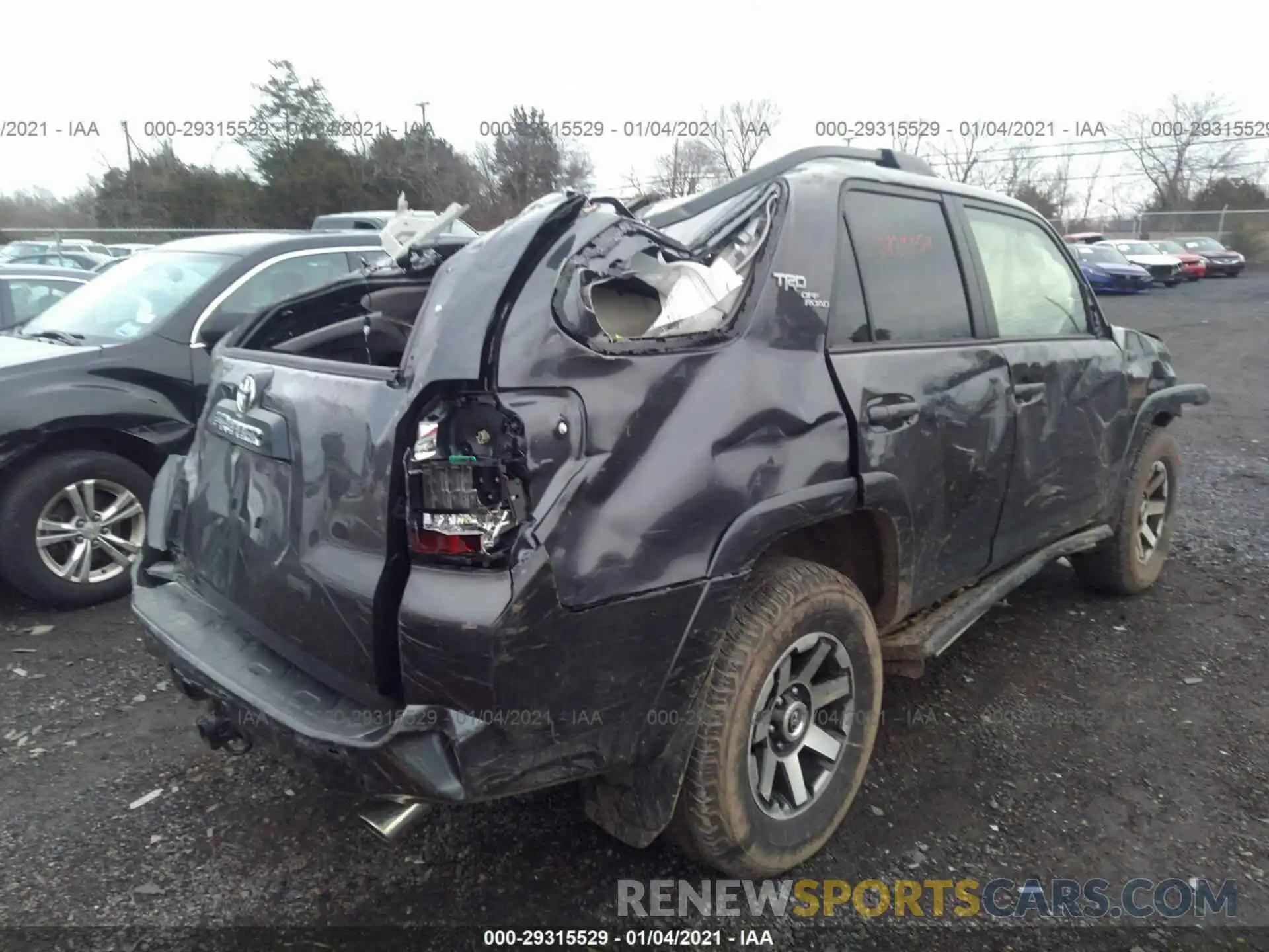 4 Photograph of a damaged car JTEBU5JRXL5824680 TOYOTA 4RUNNER 2020