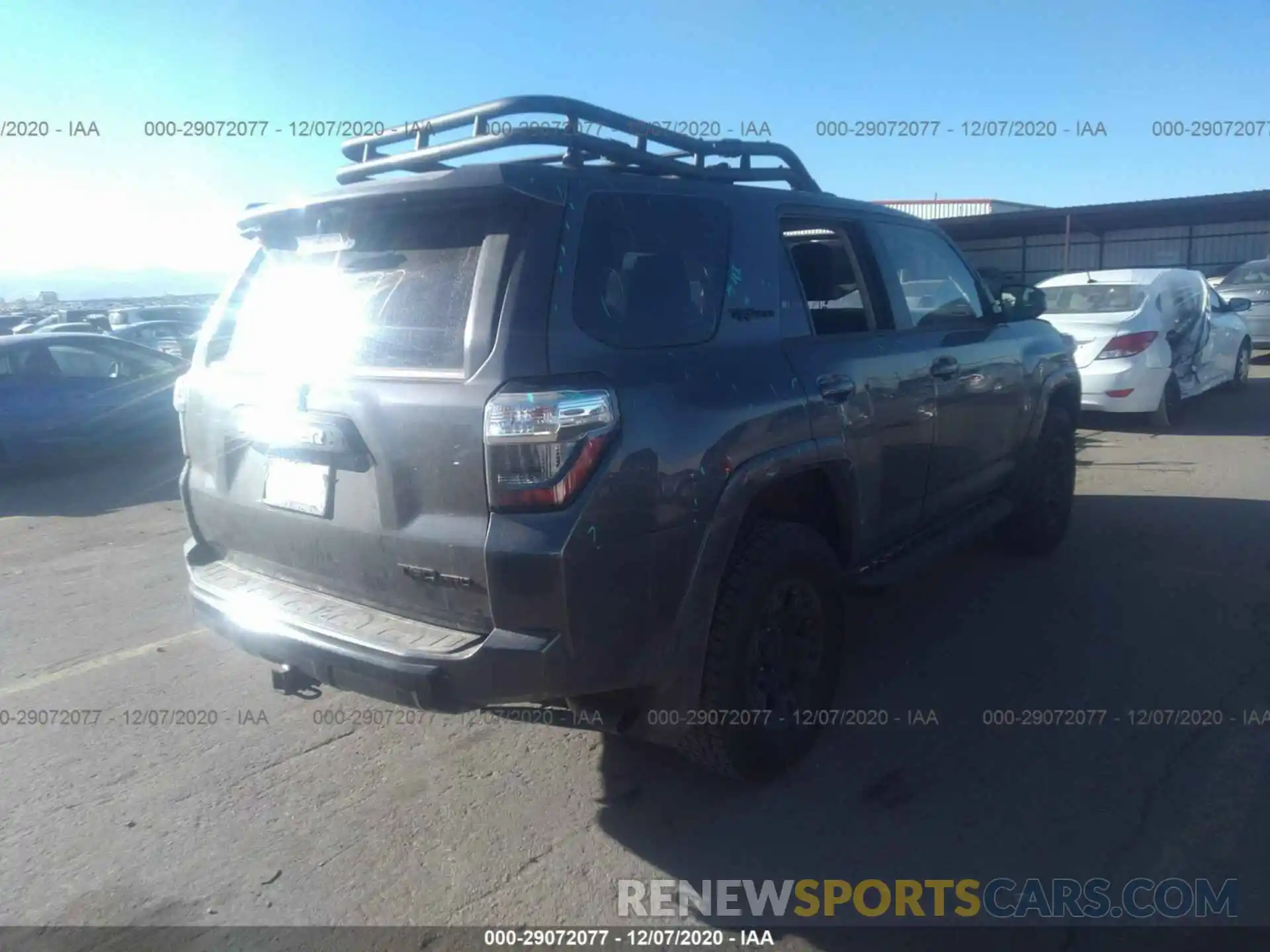 4 Фотография поврежденного автомобиля JTEBU5JRXL5829071 TOYOTA 4RUNNER 2020