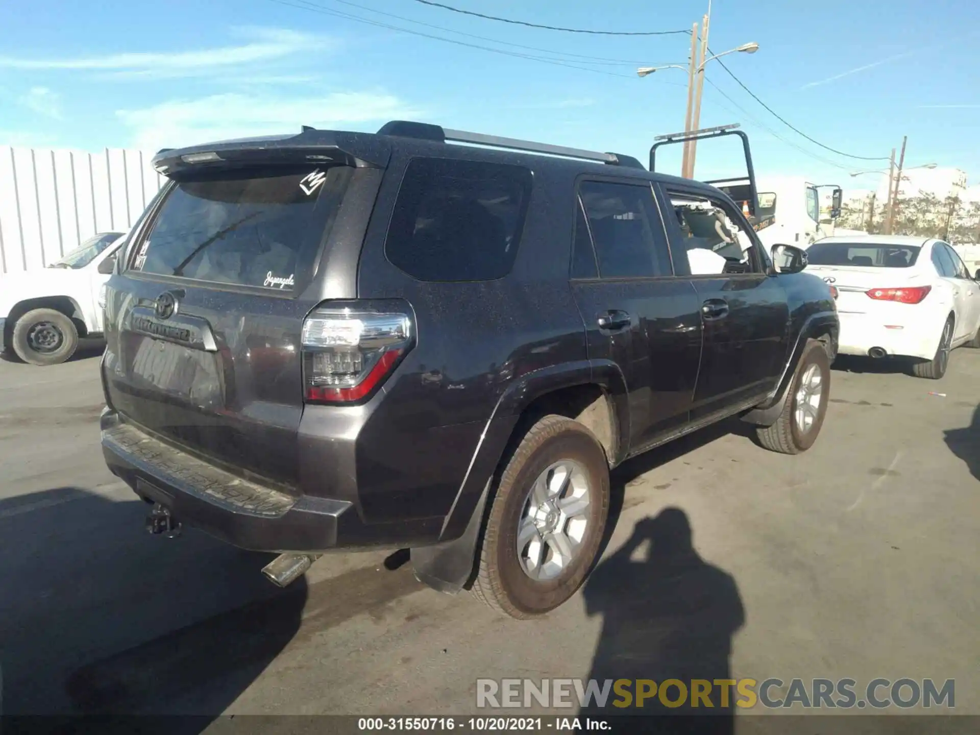 4 Photograph of a damaged car JTEBU5JRXL5831063 TOYOTA 4RUNNER 2020