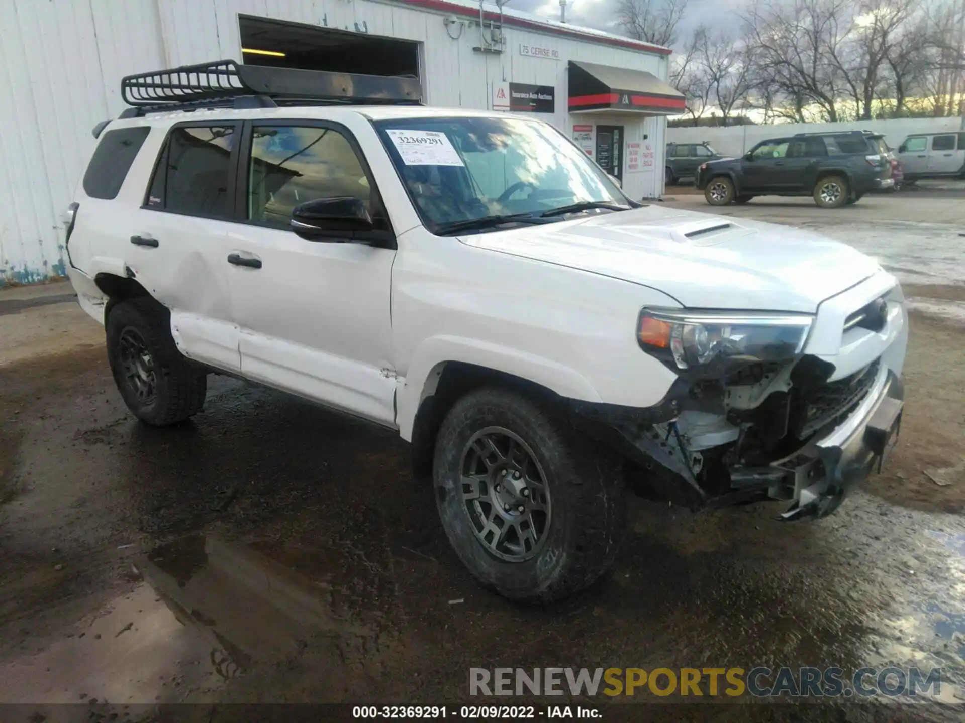 1 Photograph of a damaged car JTEBU5JRXL5833010 TOYOTA 4RUNNER 2020