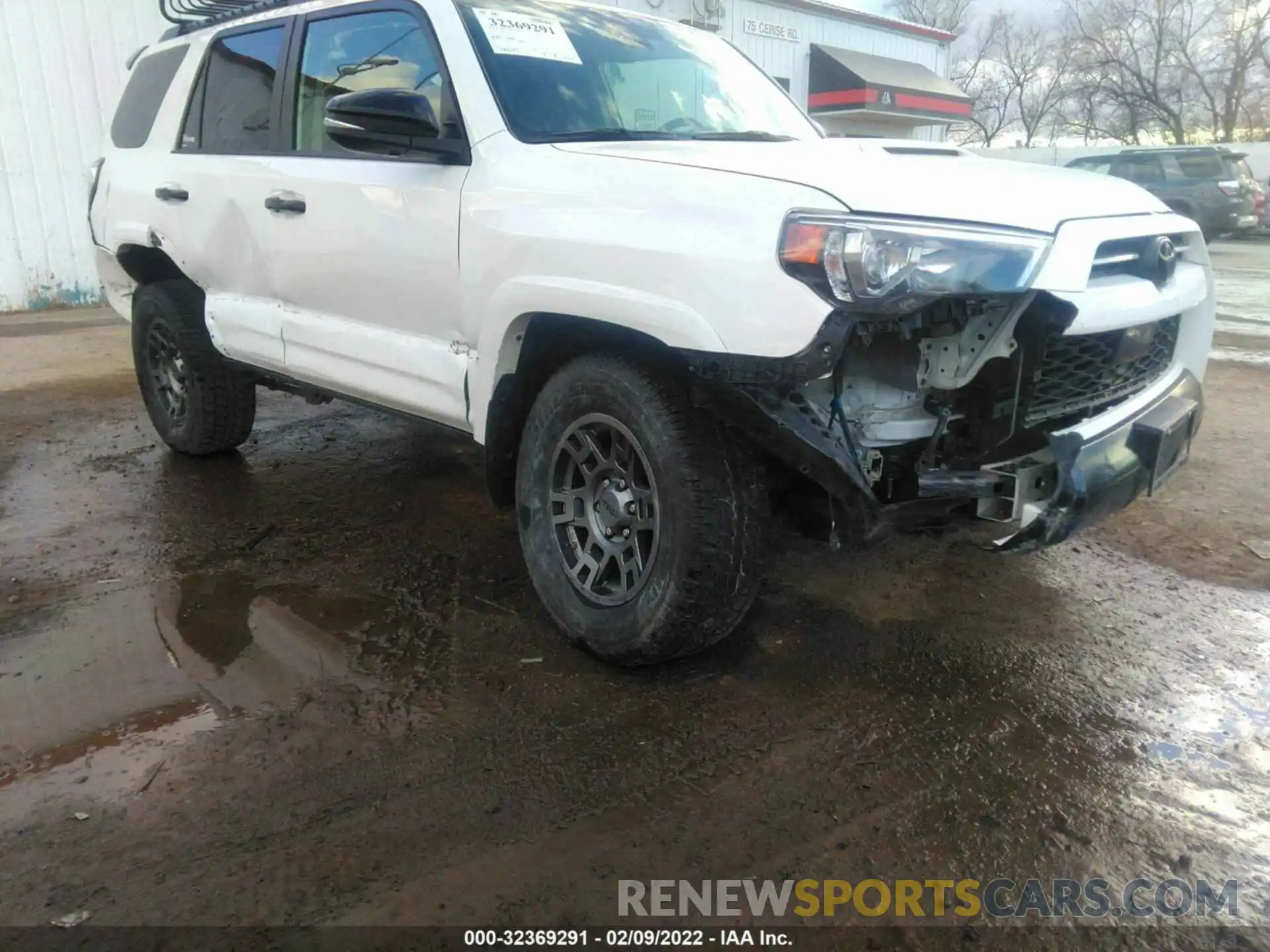 6 Фотография поврежденного автомобиля JTEBU5JRXL5833010 TOYOTA 4RUNNER 2020