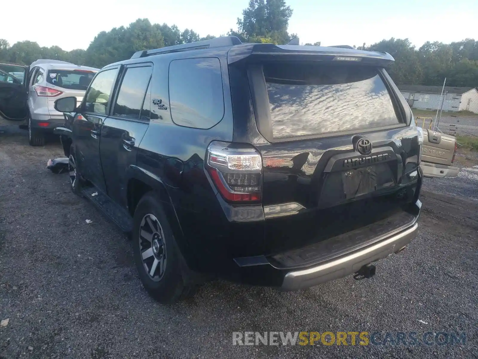 3 Photograph of a damaged car JTEBU5JRXL5834285 TOYOTA 4RUNNER 2020