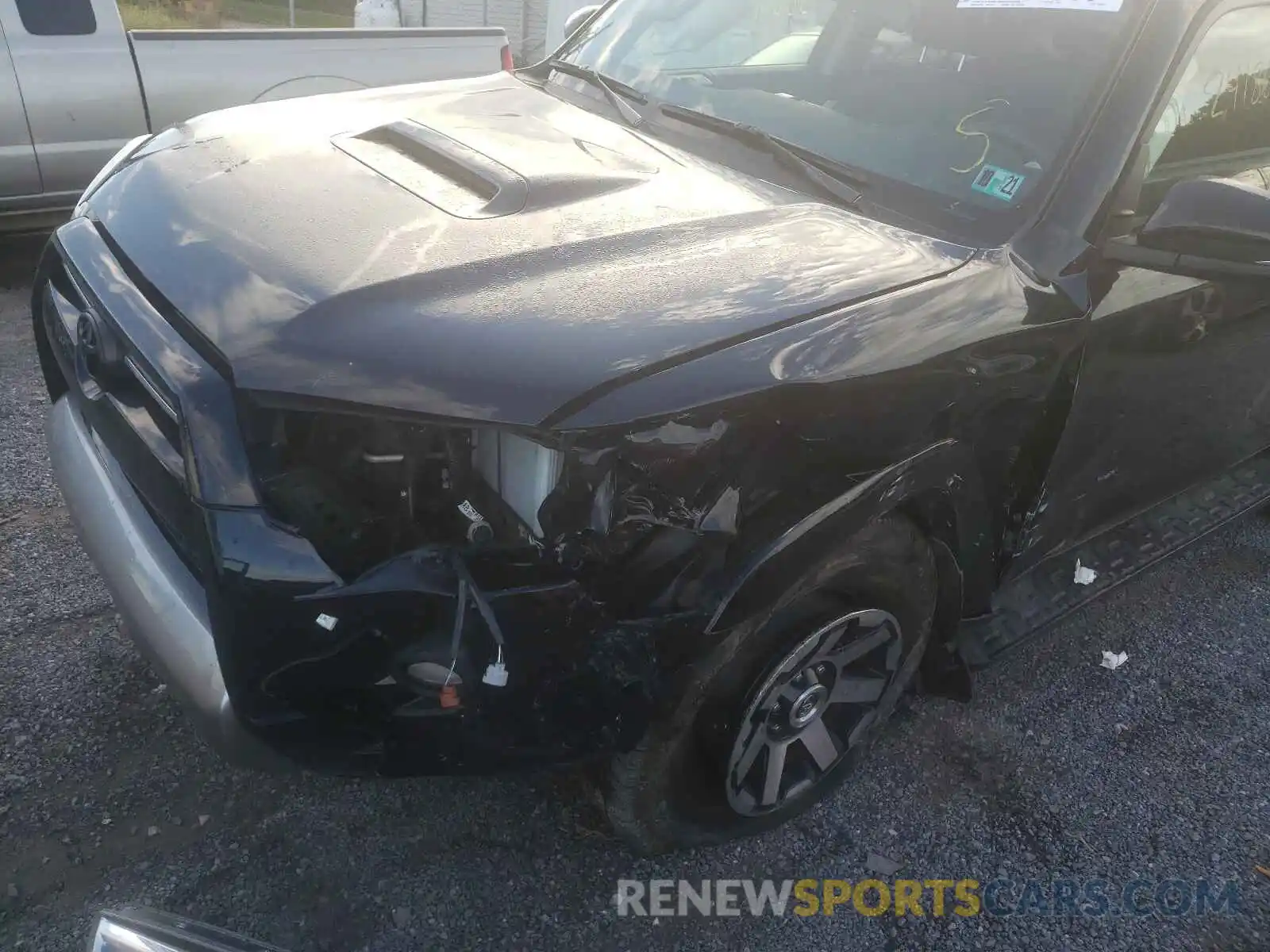 9 Photograph of a damaged car JTEBU5JRXL5834285 TOYOTA 4RUNNER 2020