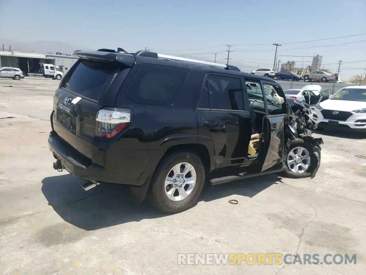 4 Photograph of a damaged car JTEZU5JR0L5214429 TOYOTA 4RUNNER 2020