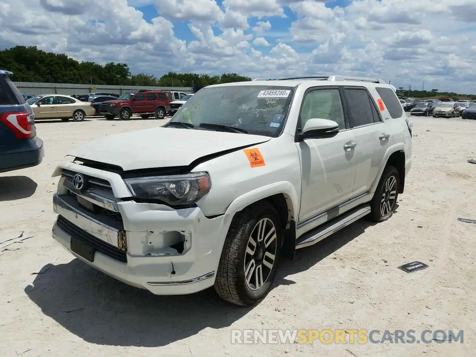 2 Photograph of a damaged car JTEZU5JR0L5215208 TOYOTA 4RUNNER 2020