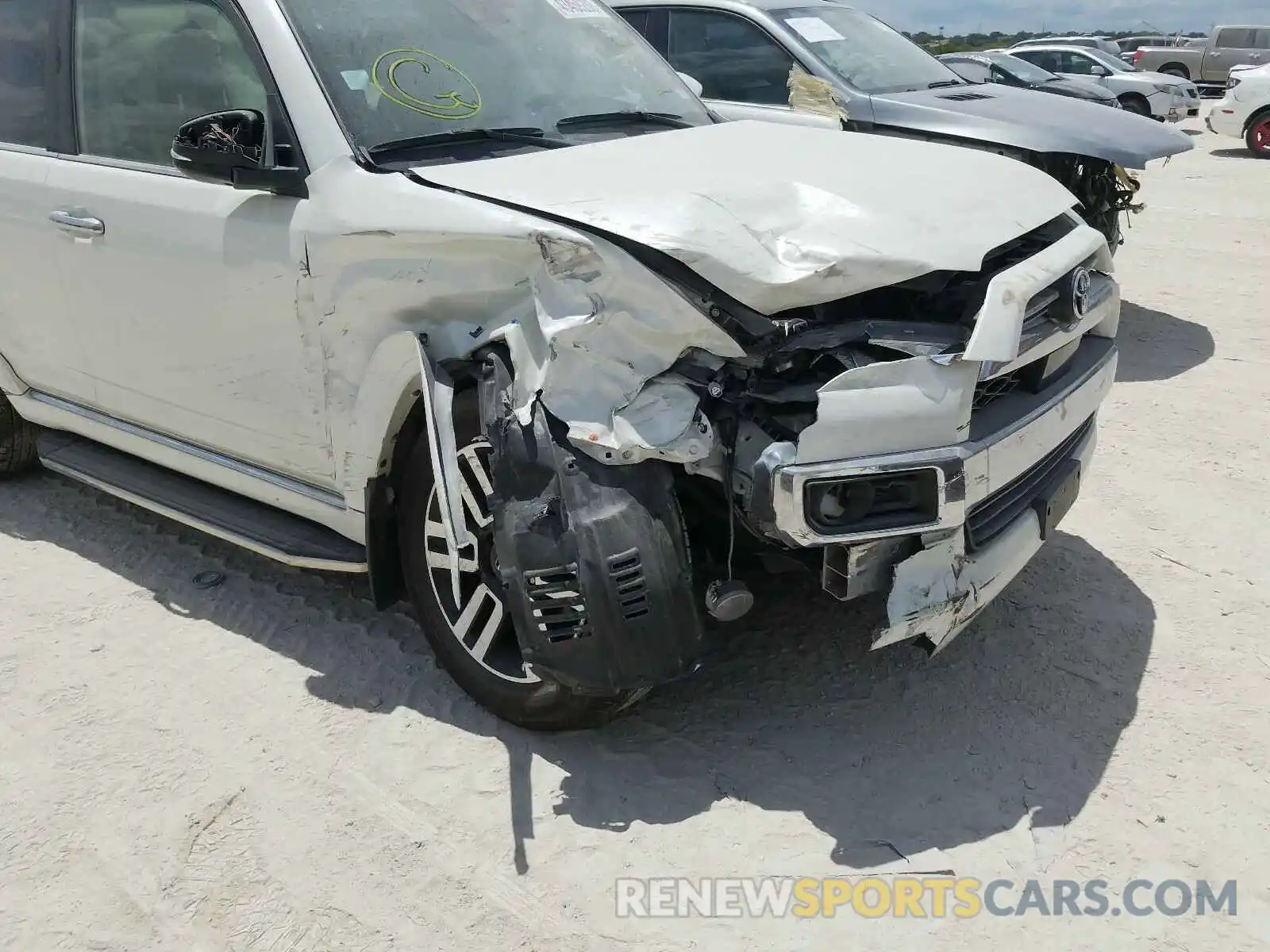 9 Photograph of a damaged car JTEZU5JR0L5215208 TOYOTA 4RUNNER 2020